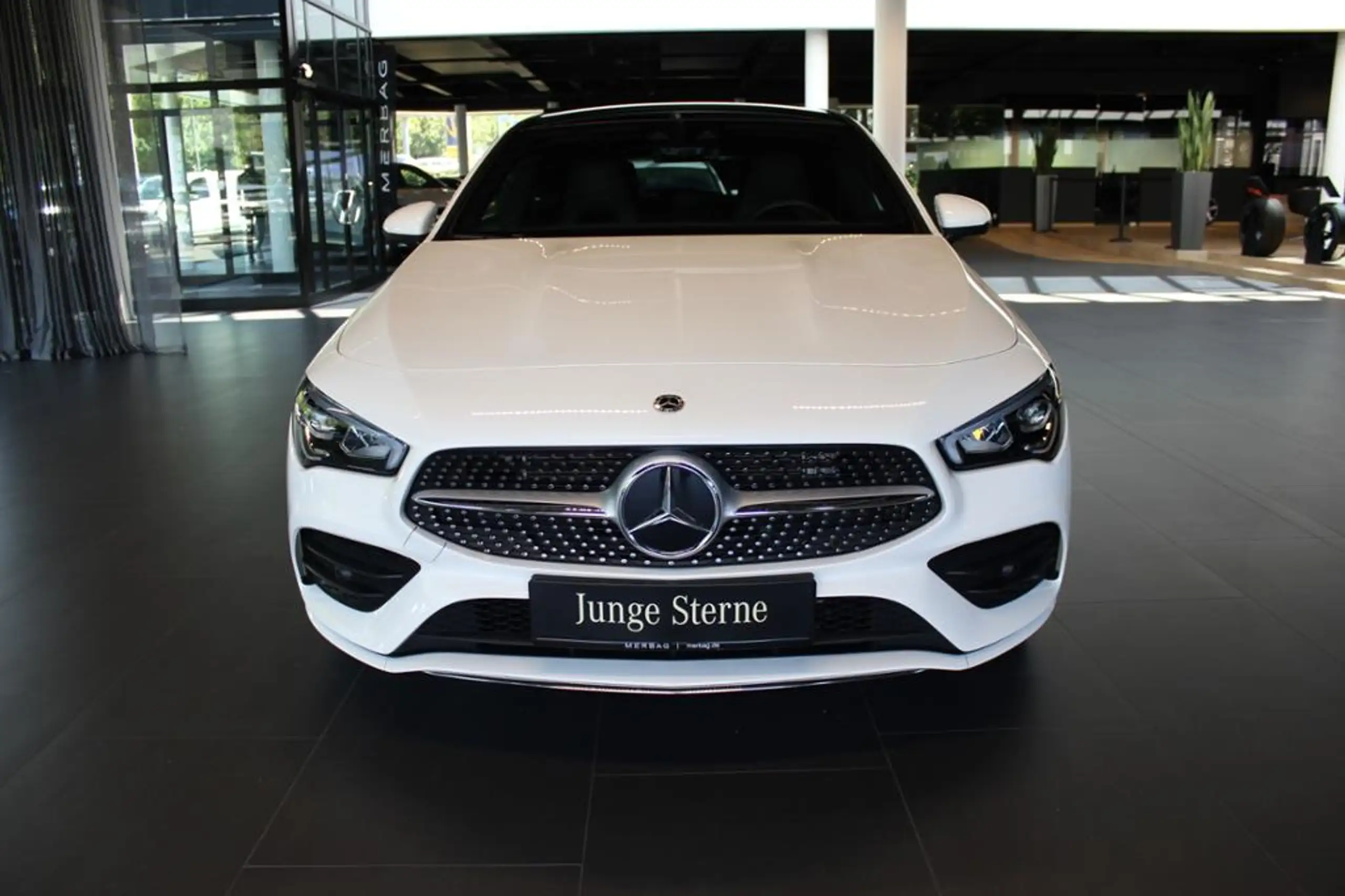 Mercedes-Benz - CLA 250