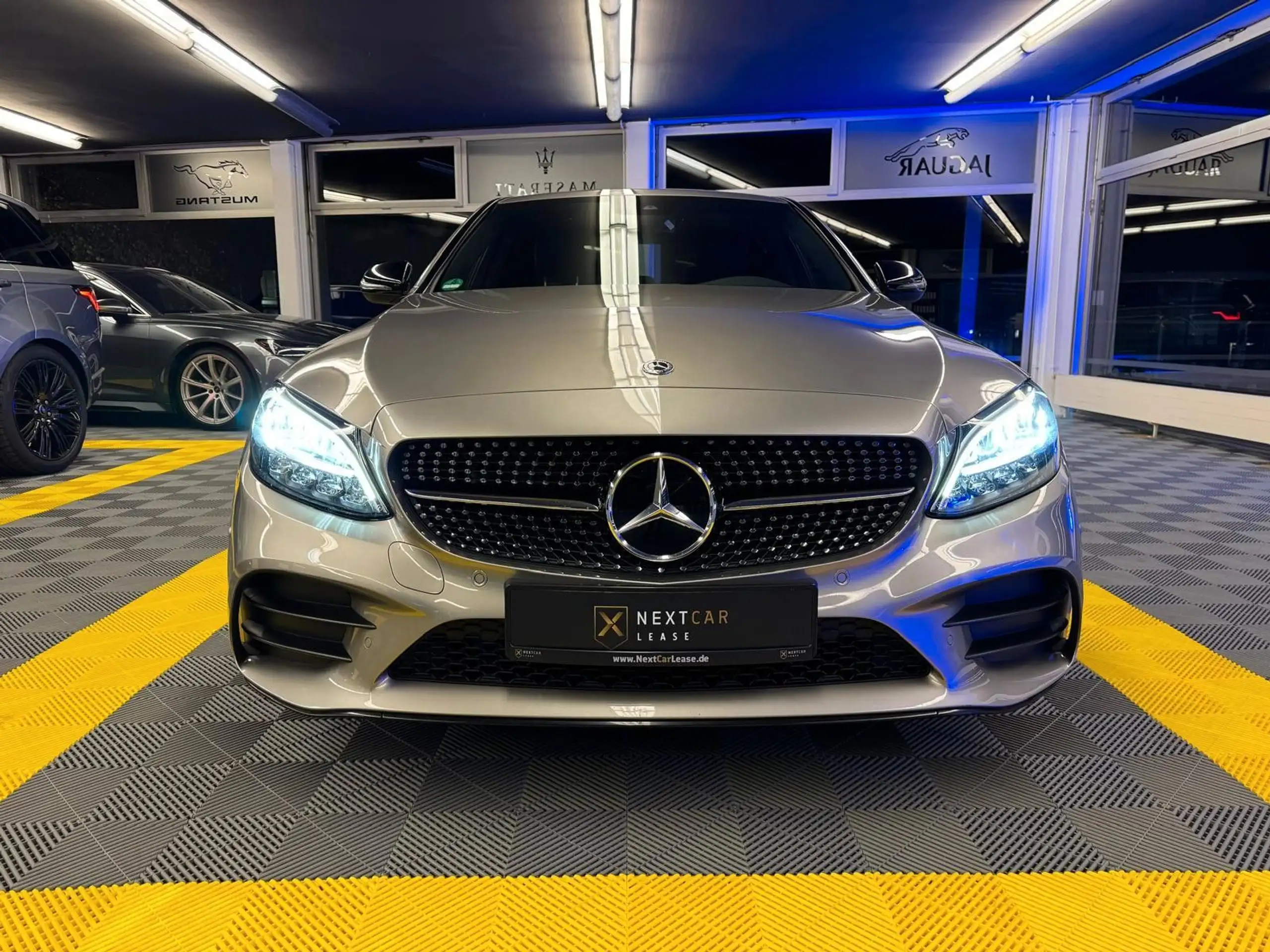 Mercedes-Benz - C 220