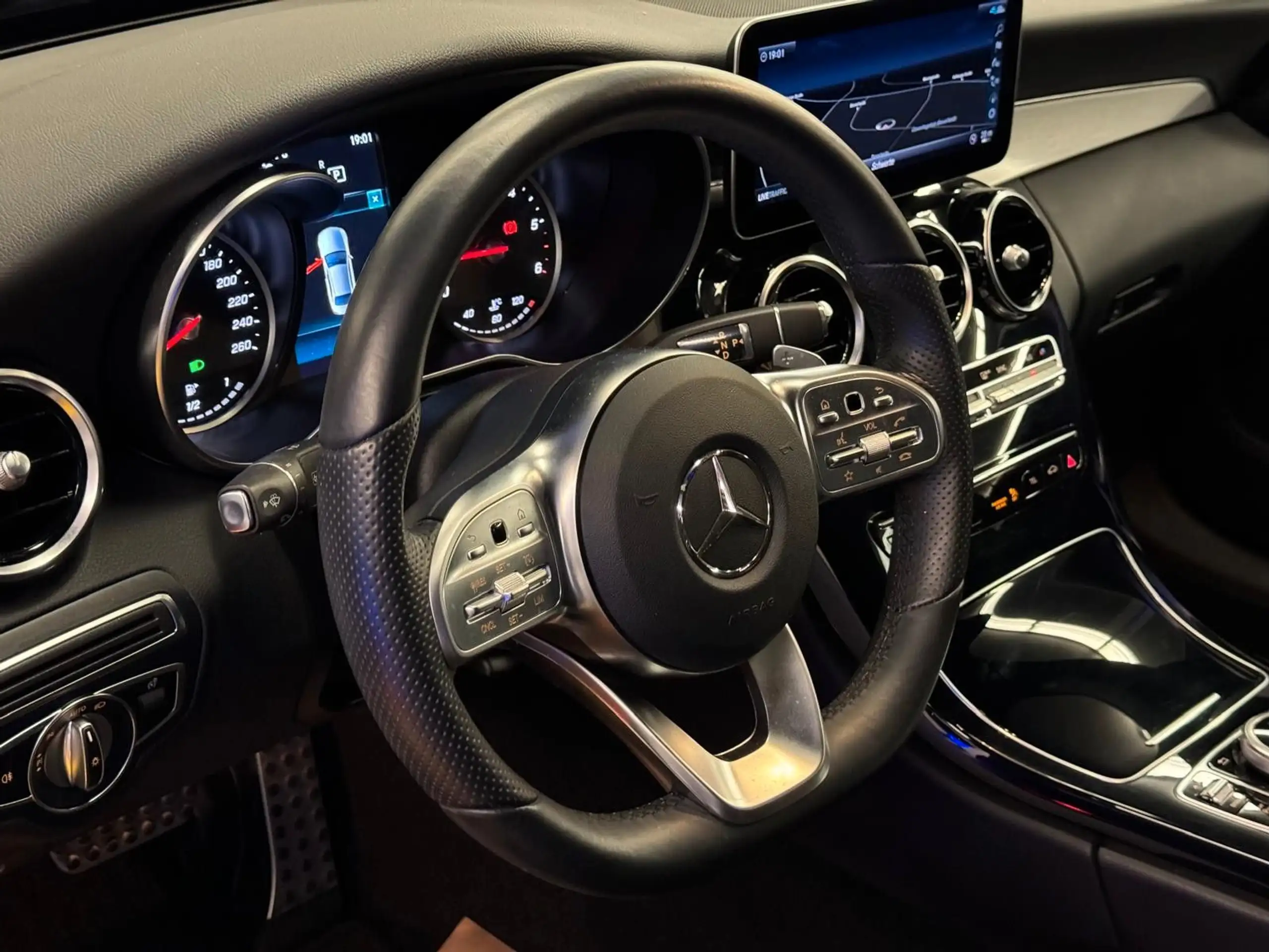 Mercedes-Benz - C 220