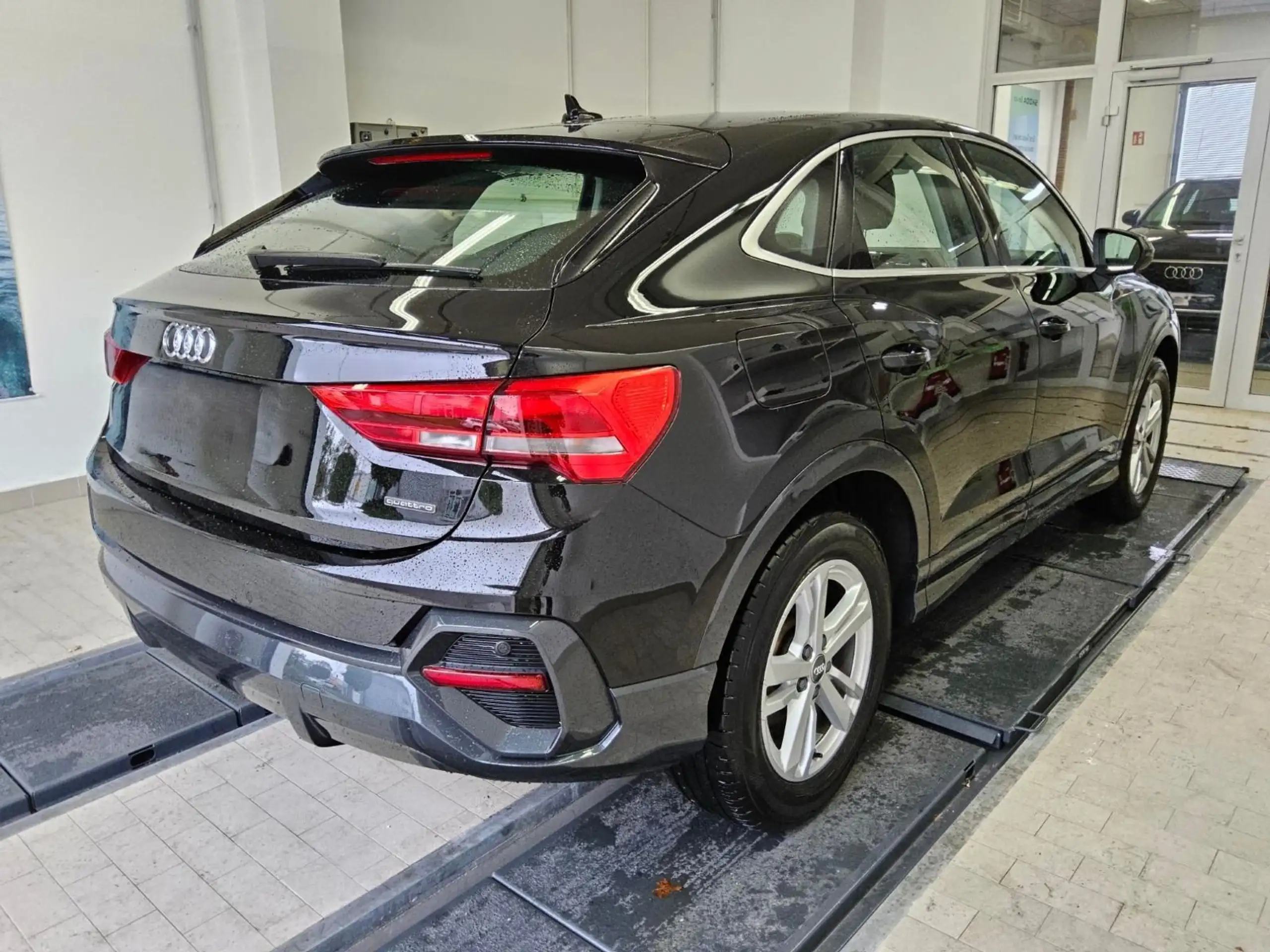 Audi - Q3