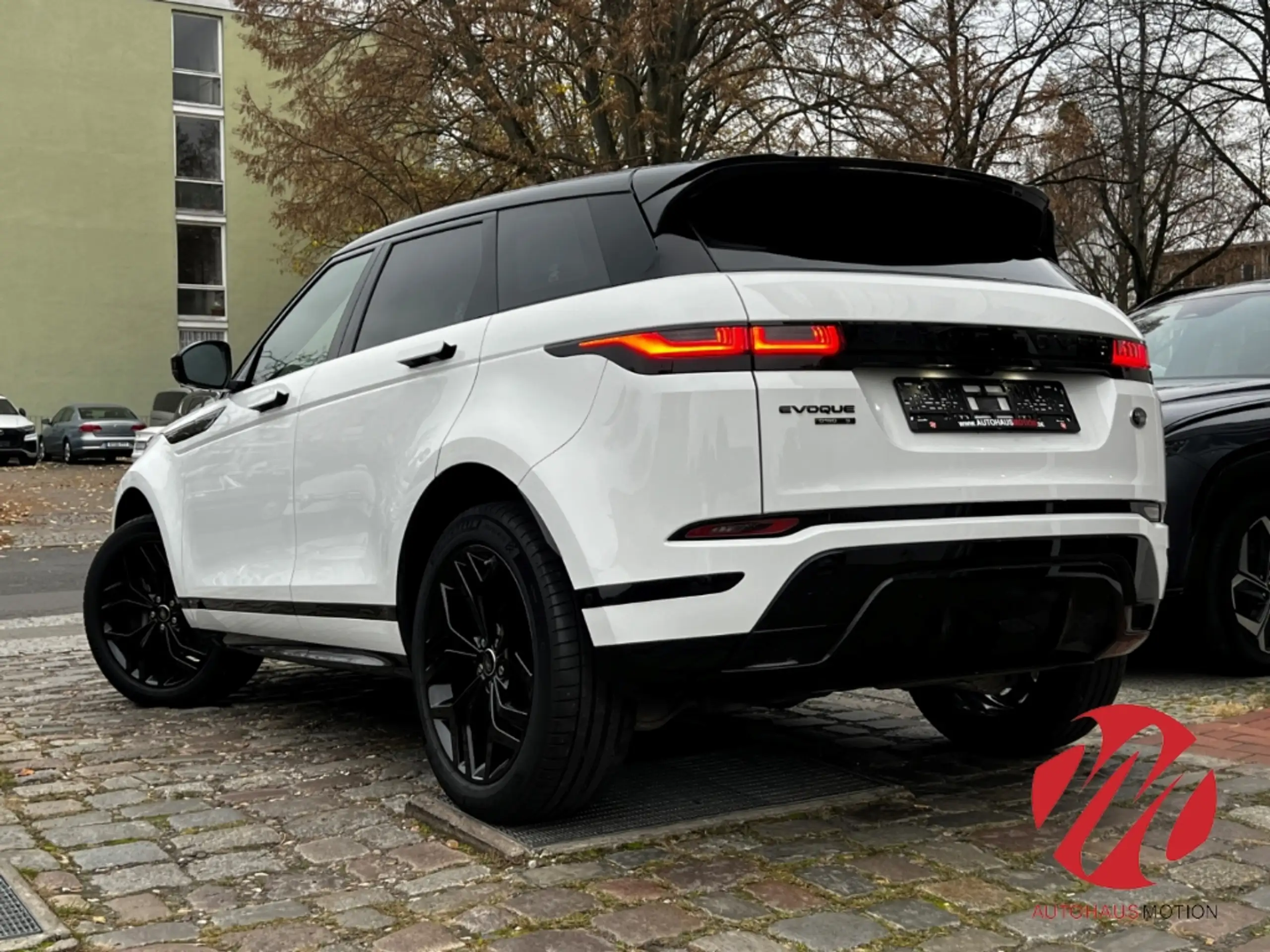 Land Rover - Range Rover Evoque