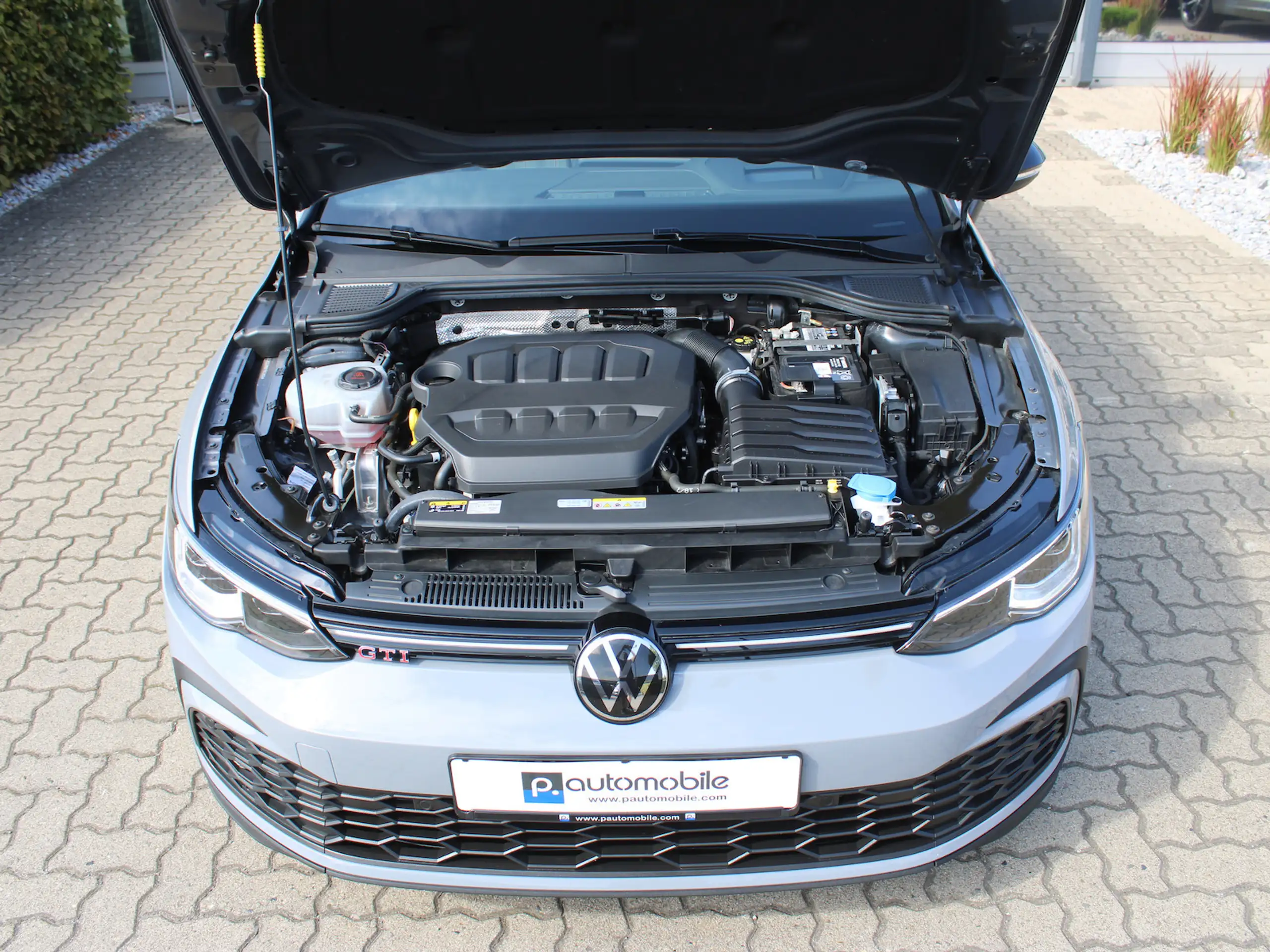 Volkswagen - Golf GTI