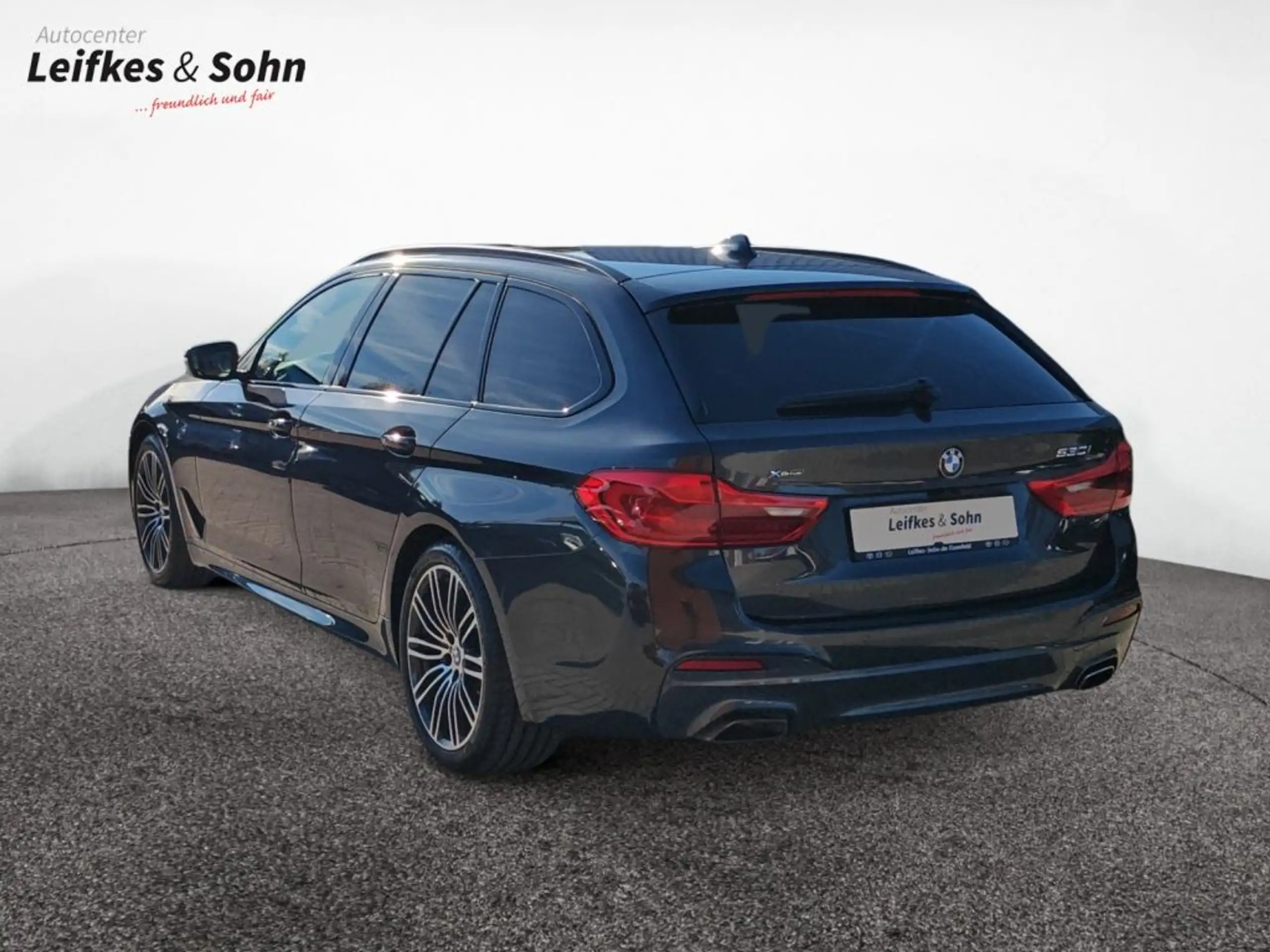 BMW - 530