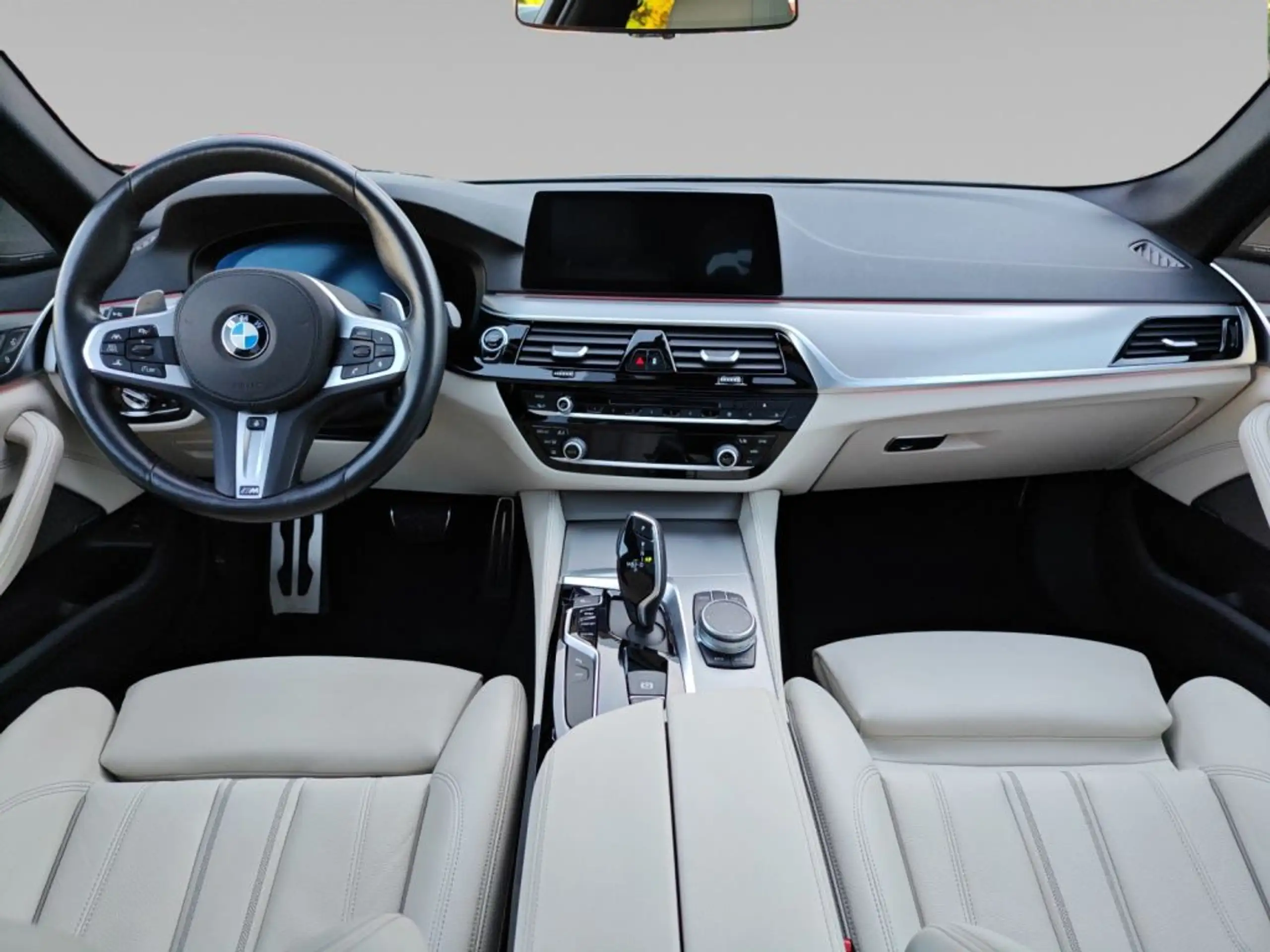 BMW - 530