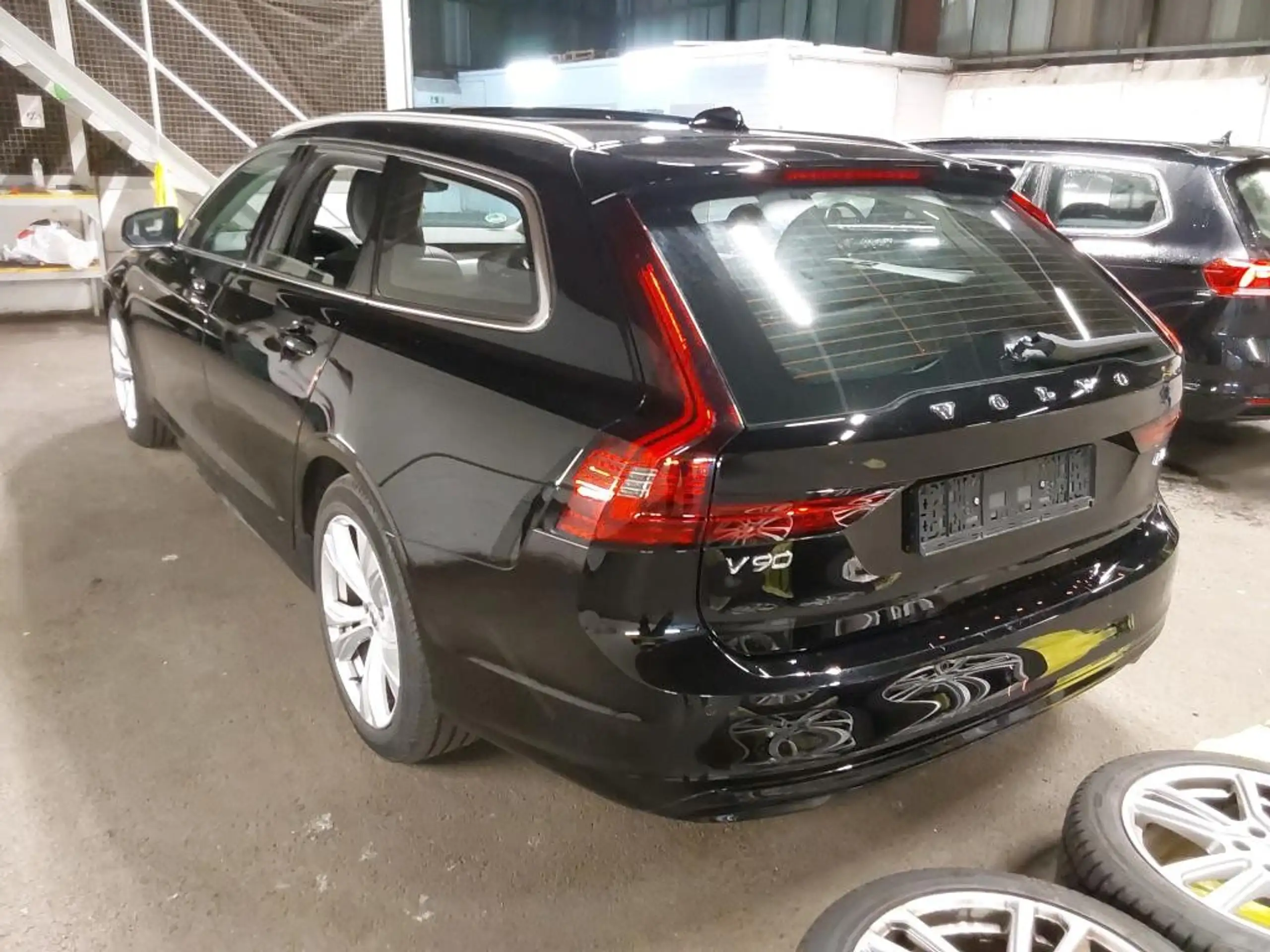 Volvo - V90