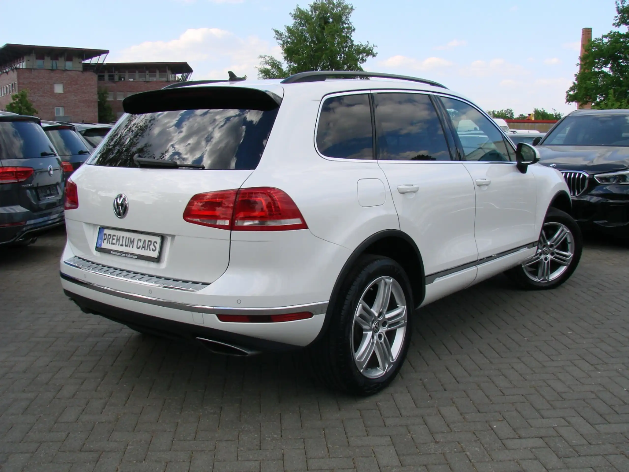 Volkswagen - Touareg