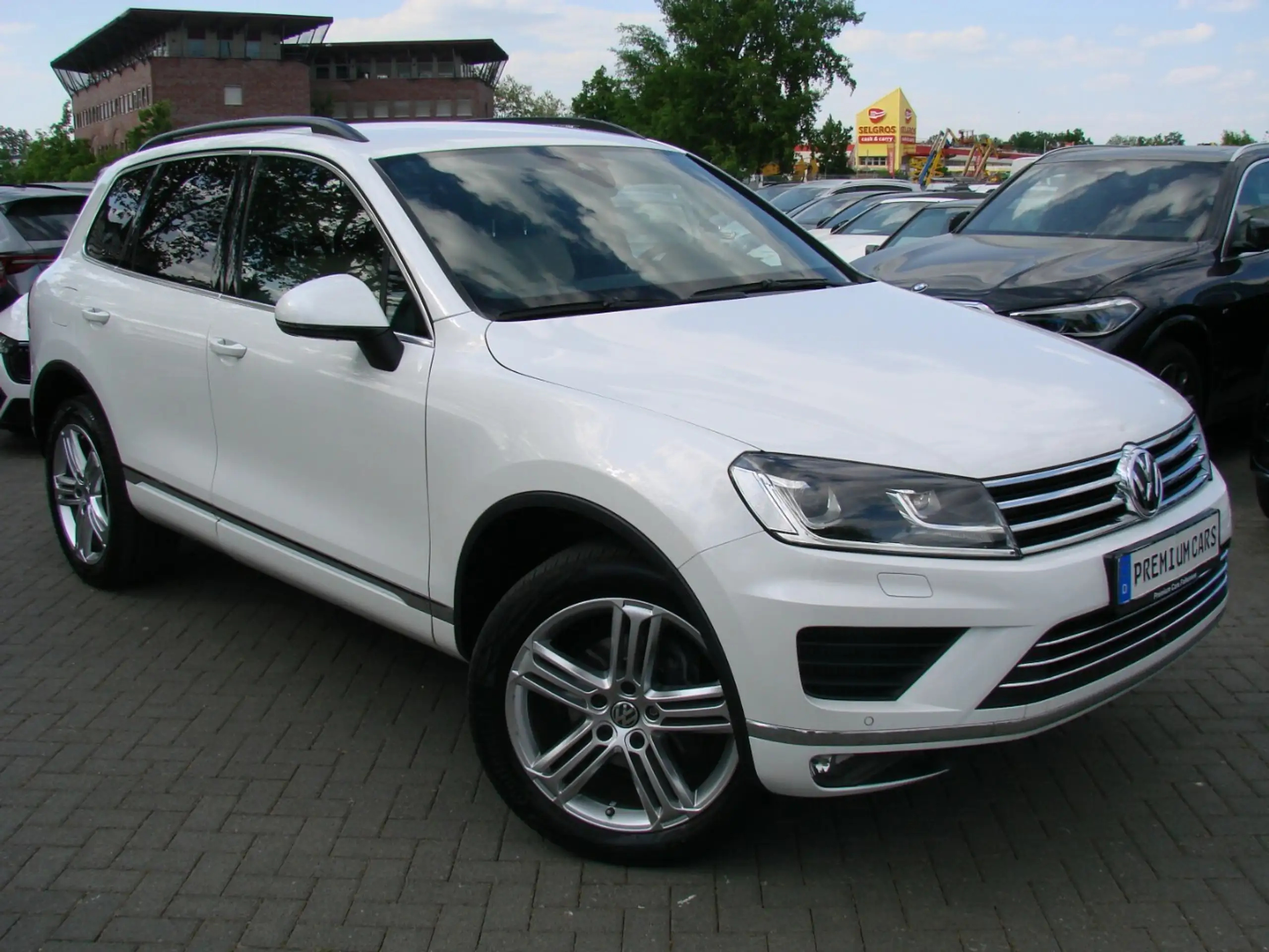 Volkswagen - Touareg