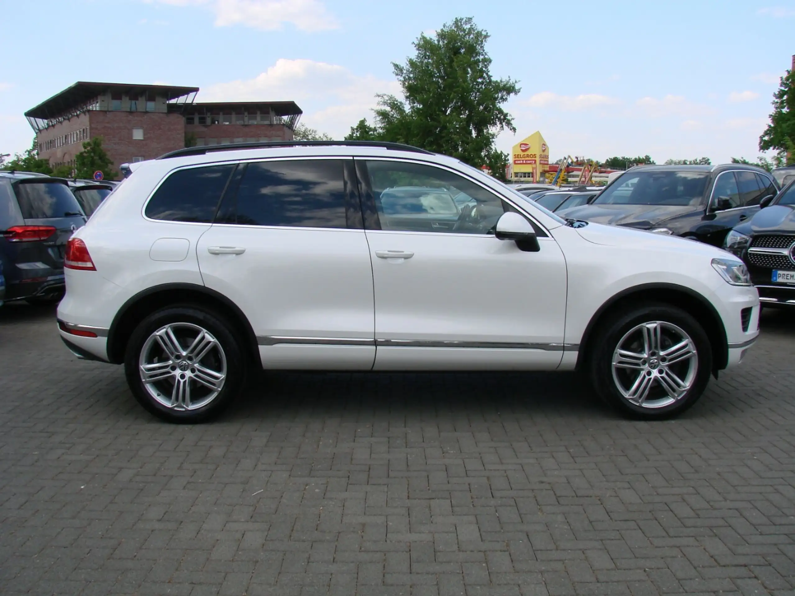 Volkswagen - Touareg