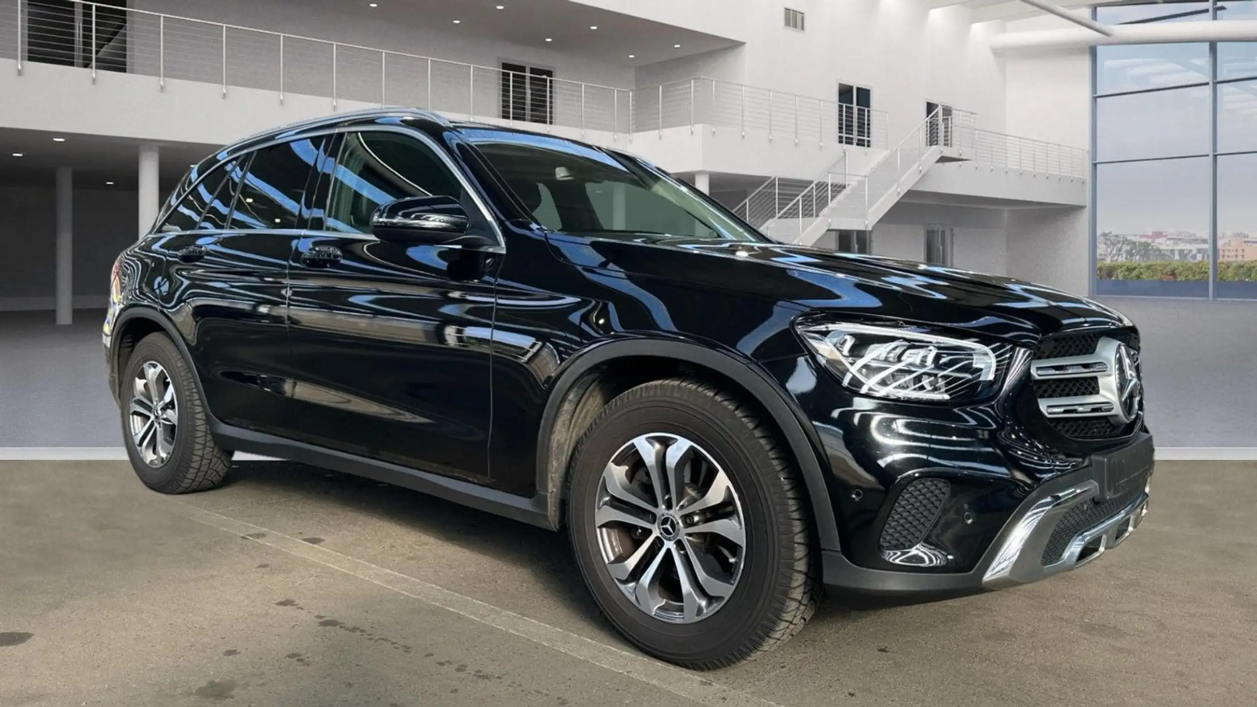 Mercedes-Benz - GLC 220