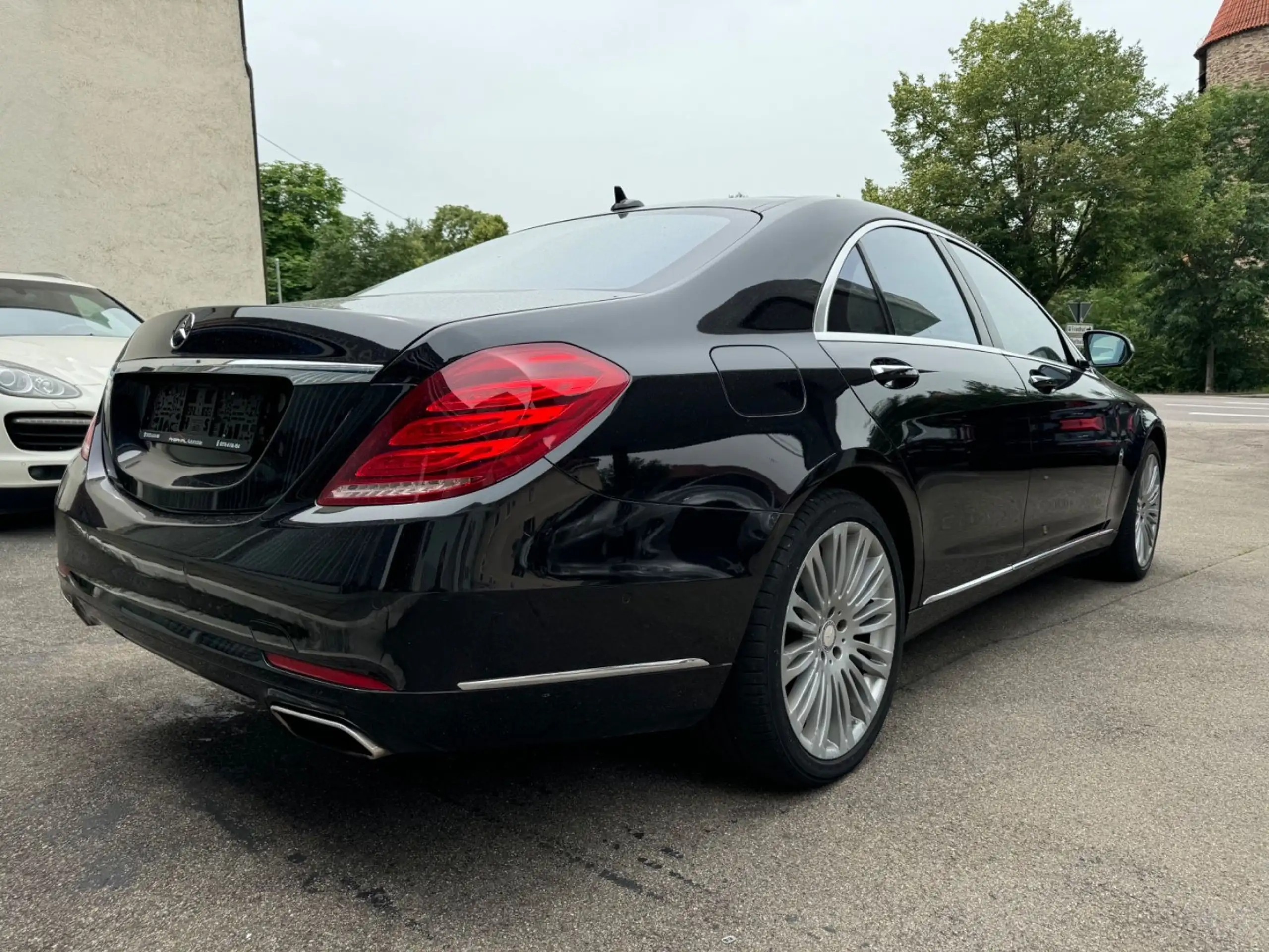 Mercedes-Benz - S 500