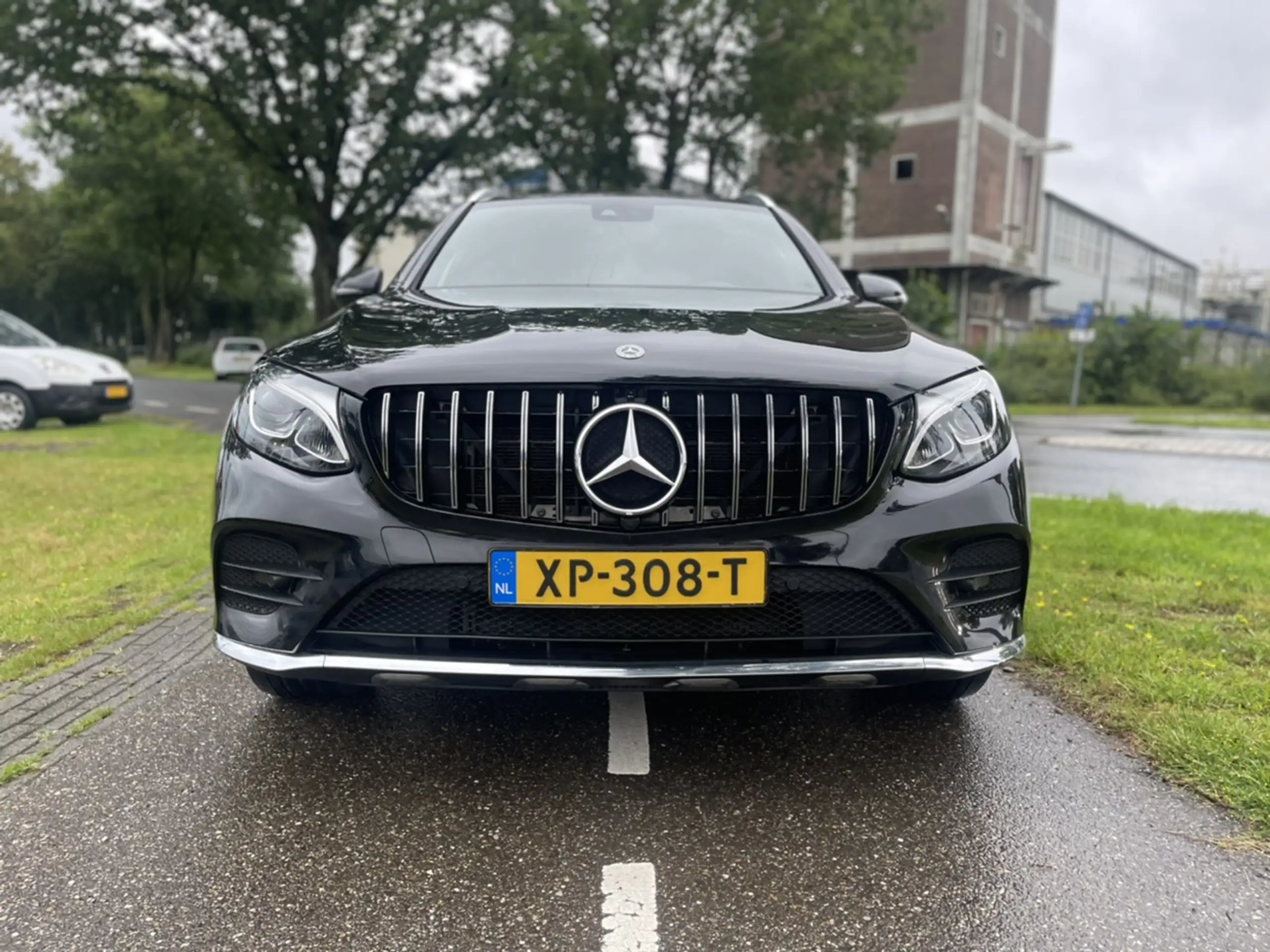 Mercedes-Benz - GLC 250