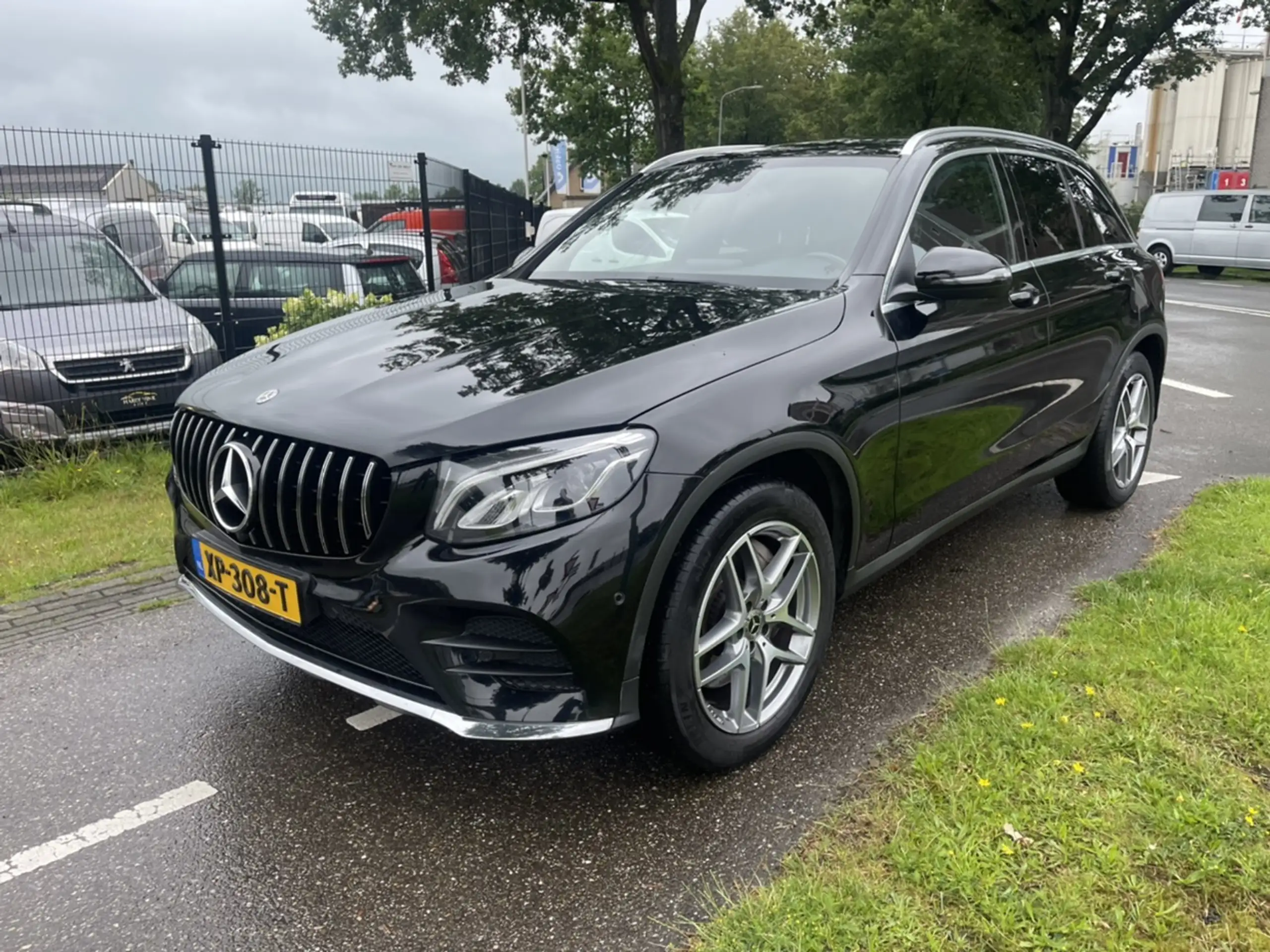 Mercedes-Benz - GLC 250