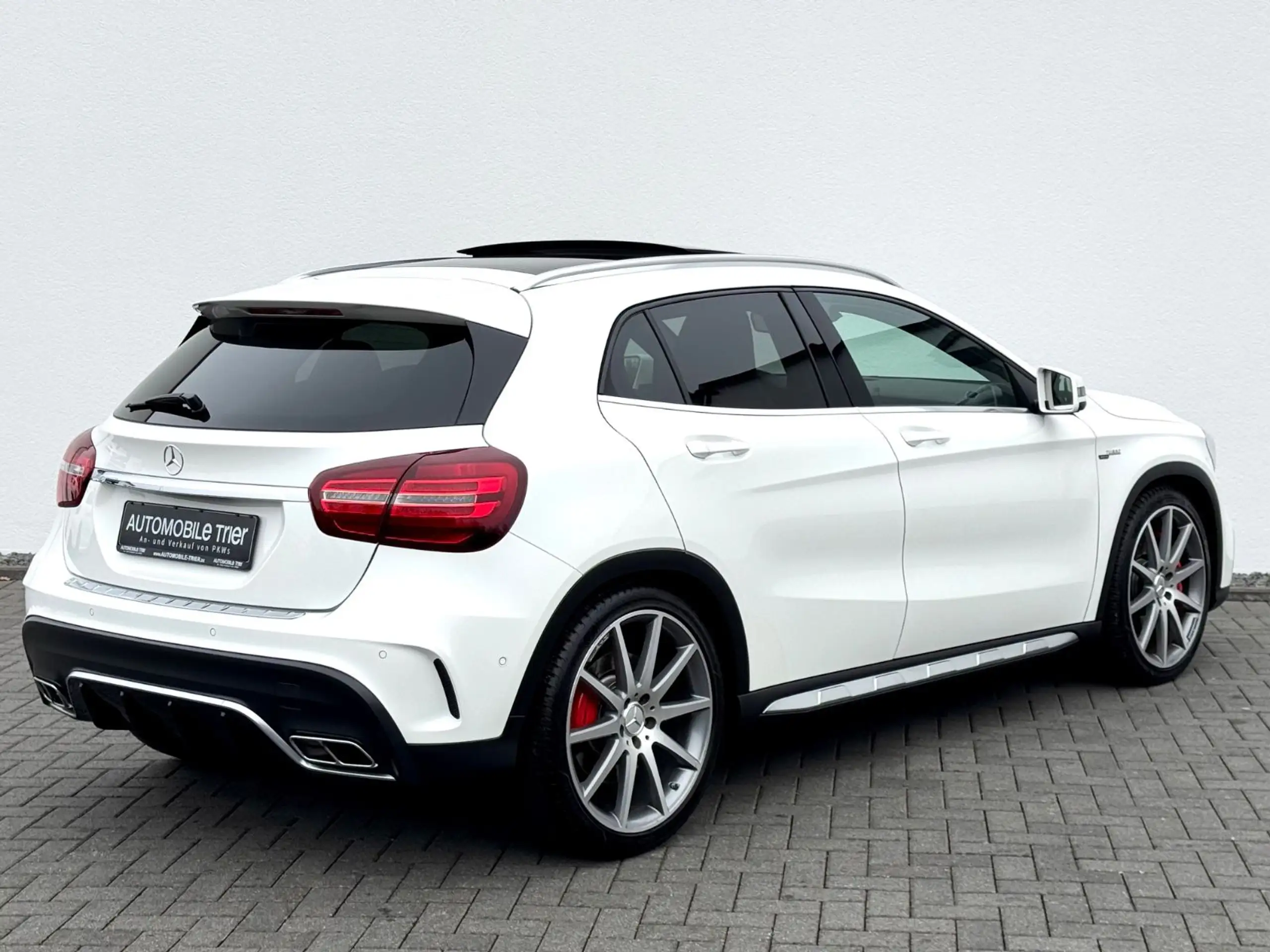 Mercedes-Benz - GLA 45 AMG