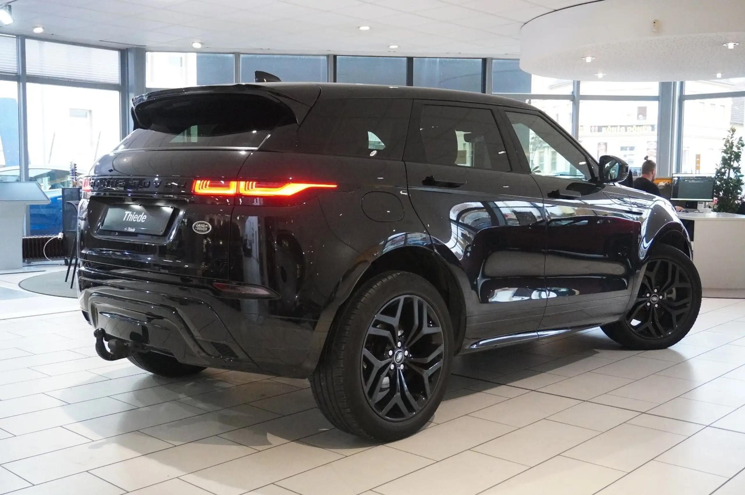 Land Rover - Range Rover Evoque