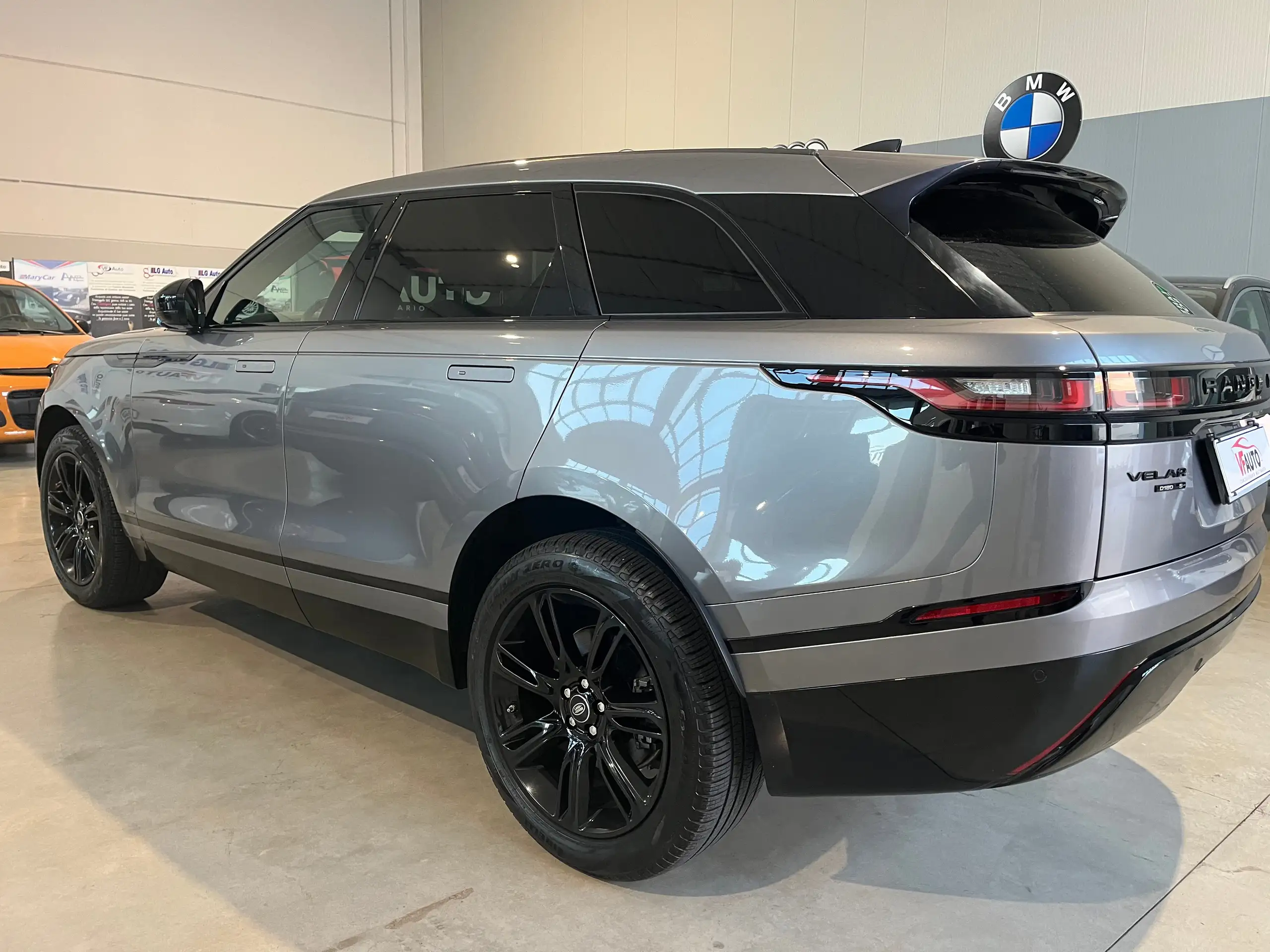 Land Rover - Range Rover Velar