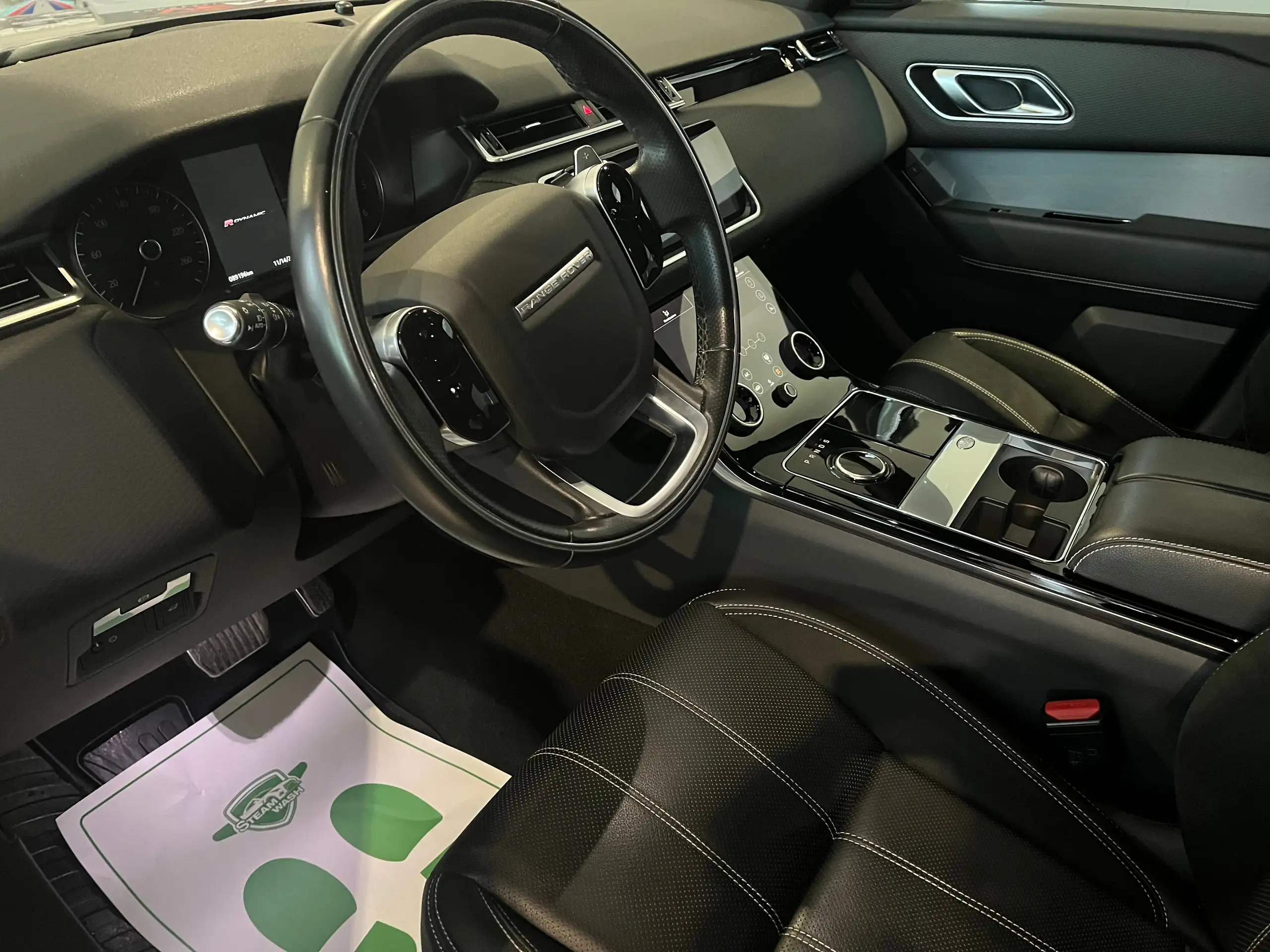 Land Rover - Range Rover Velar