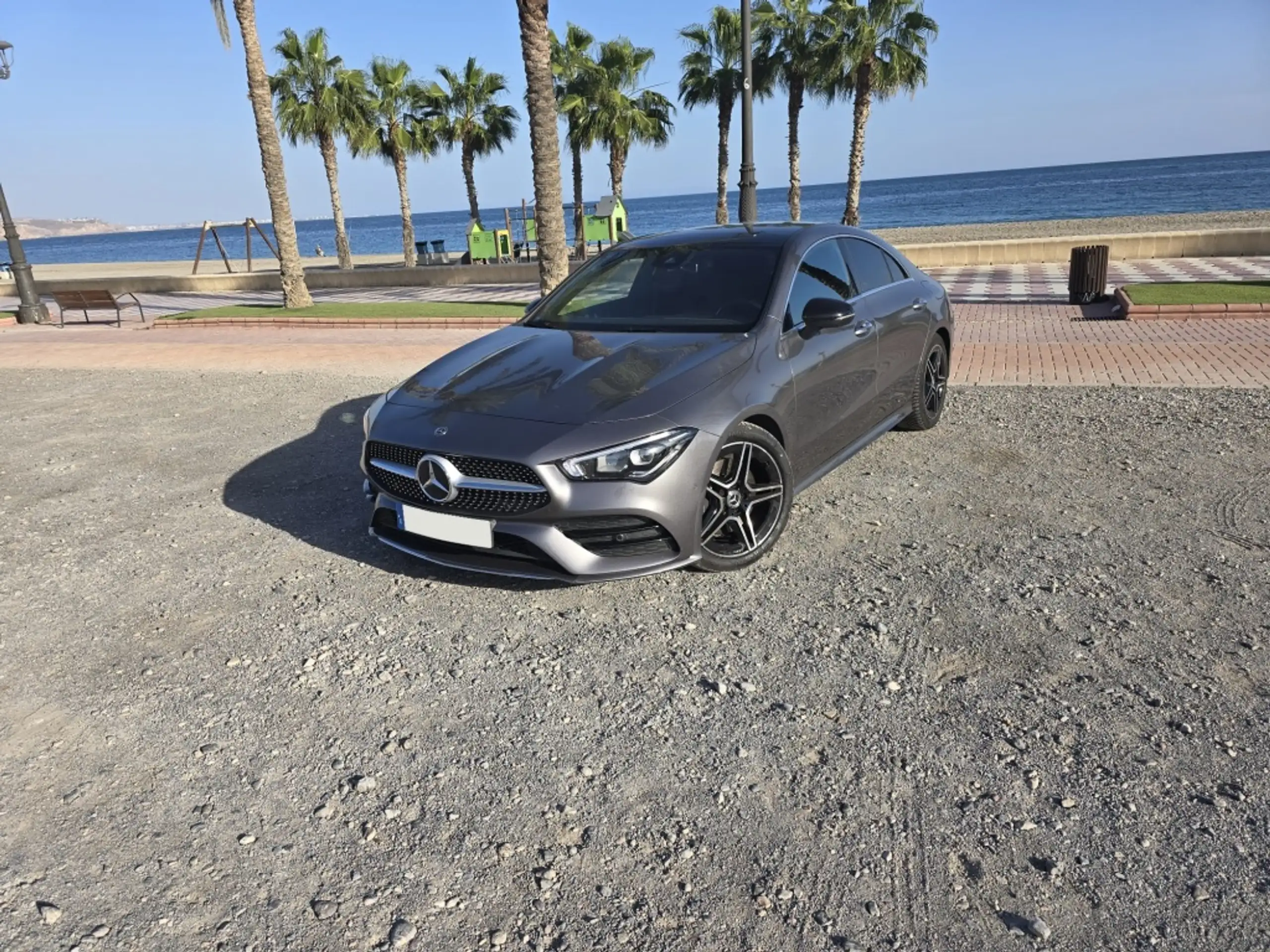 Mercedes-Benz - CLA 200