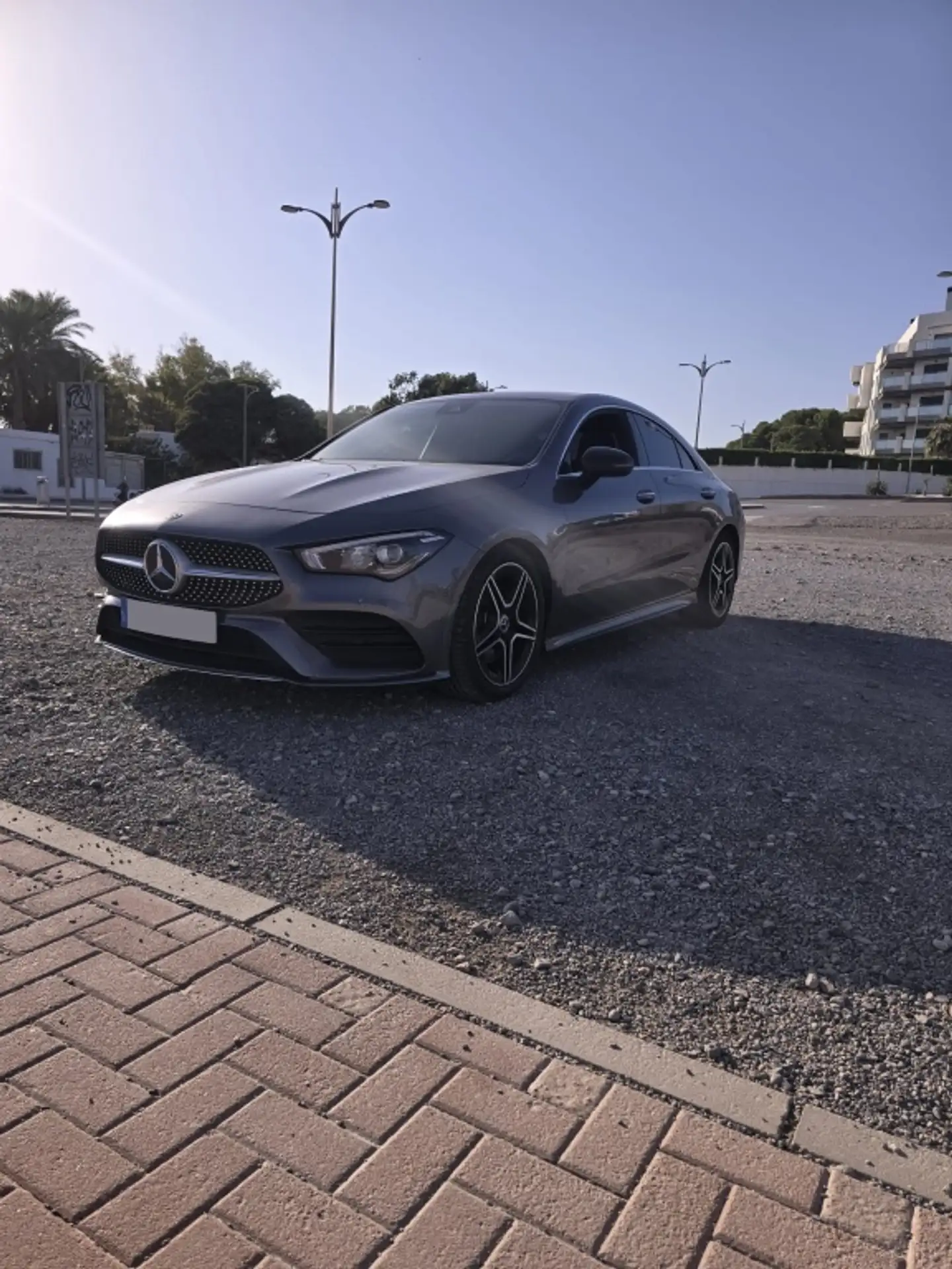 Mercedes-Benz - CLA 200