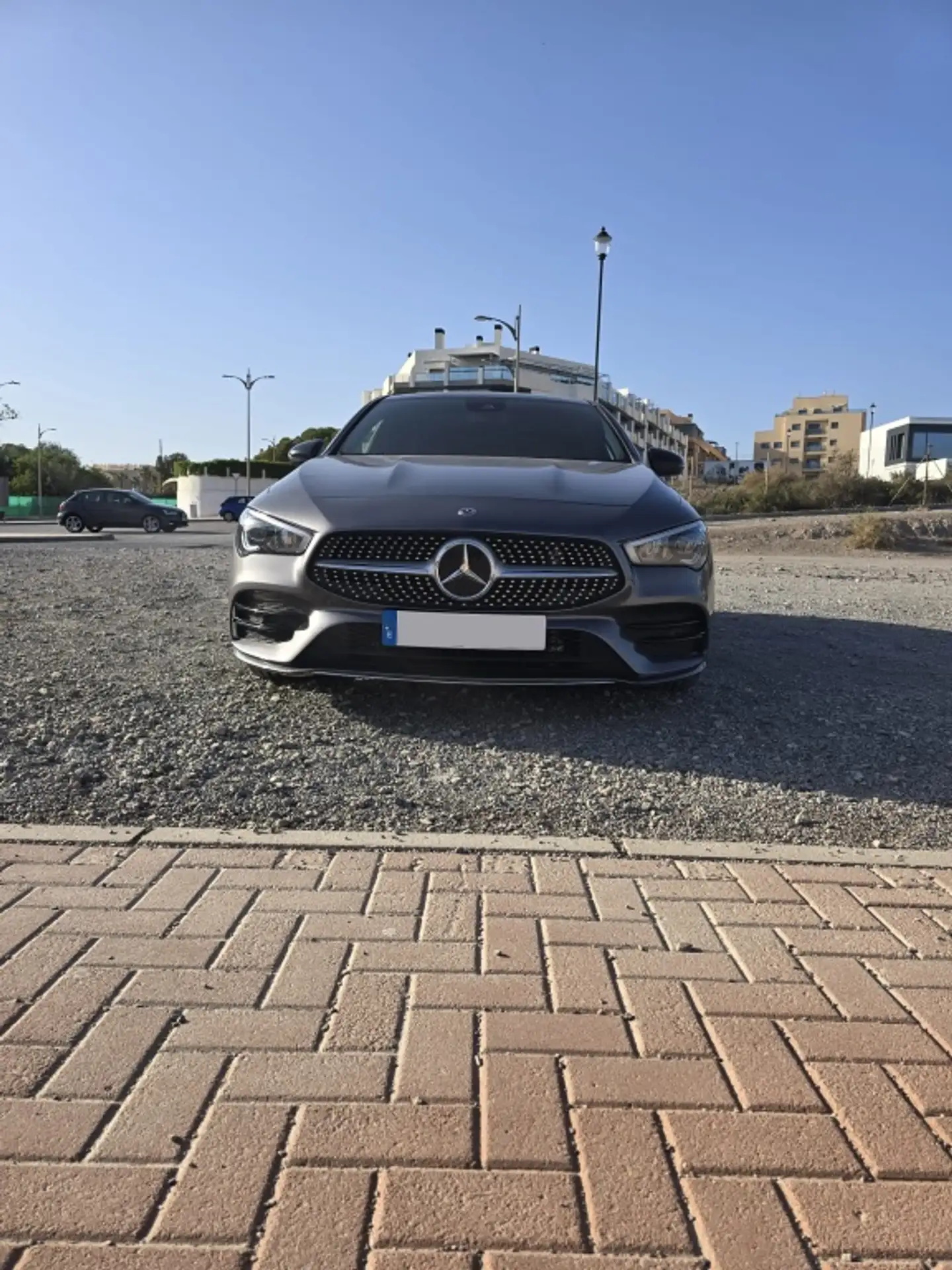 Mercedes-Benz - CLA 200