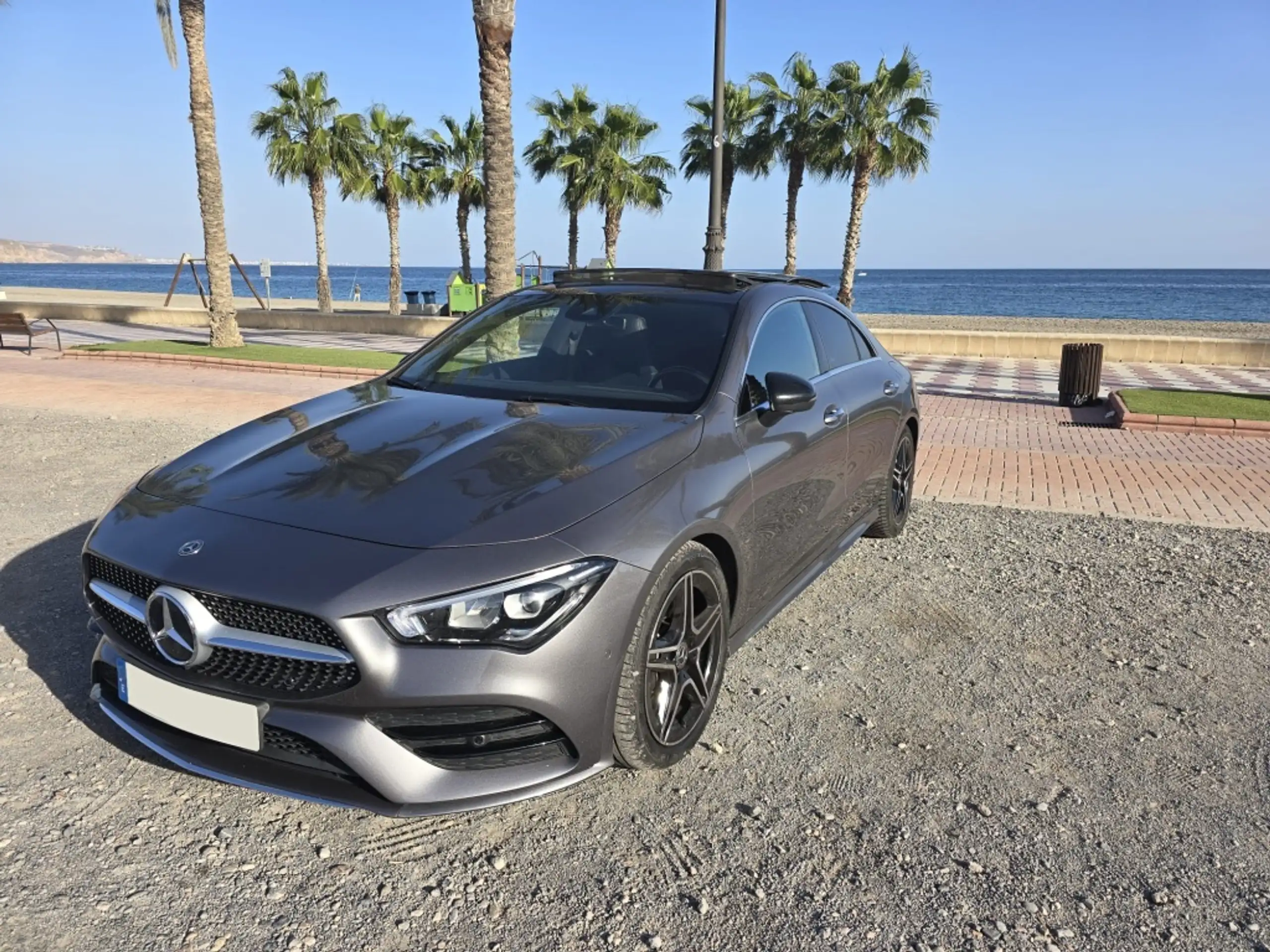 Mercedes-Benz - CLA 200