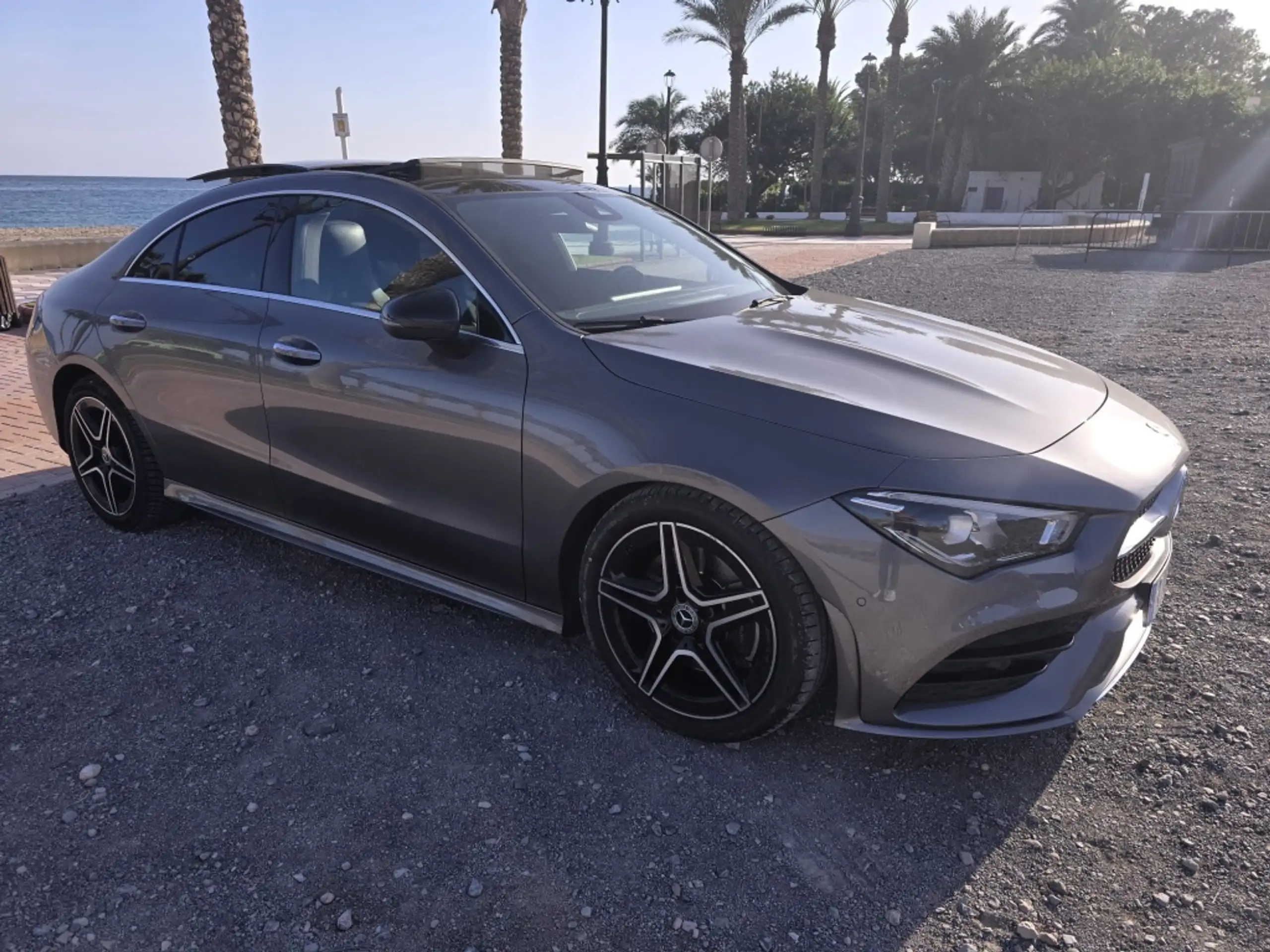 Mercedes-Benz - CLA 200