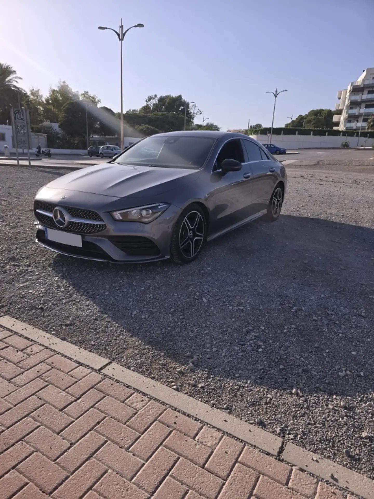 Mercedes-Benz - CLA 200