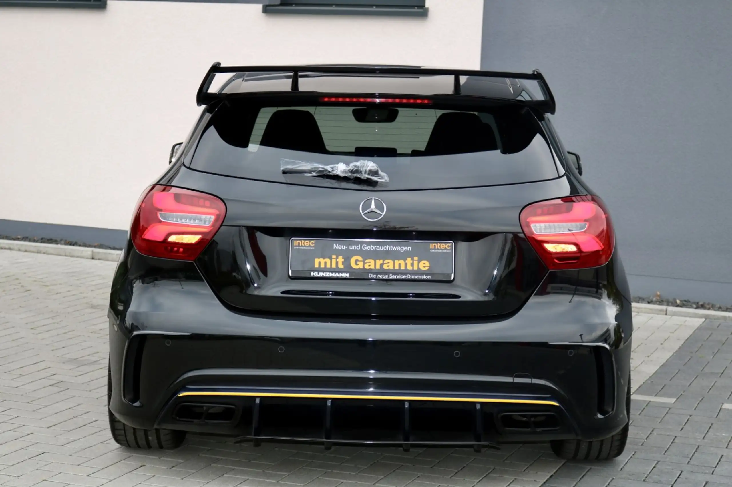 Mercedes-Benz - A 45 AMG