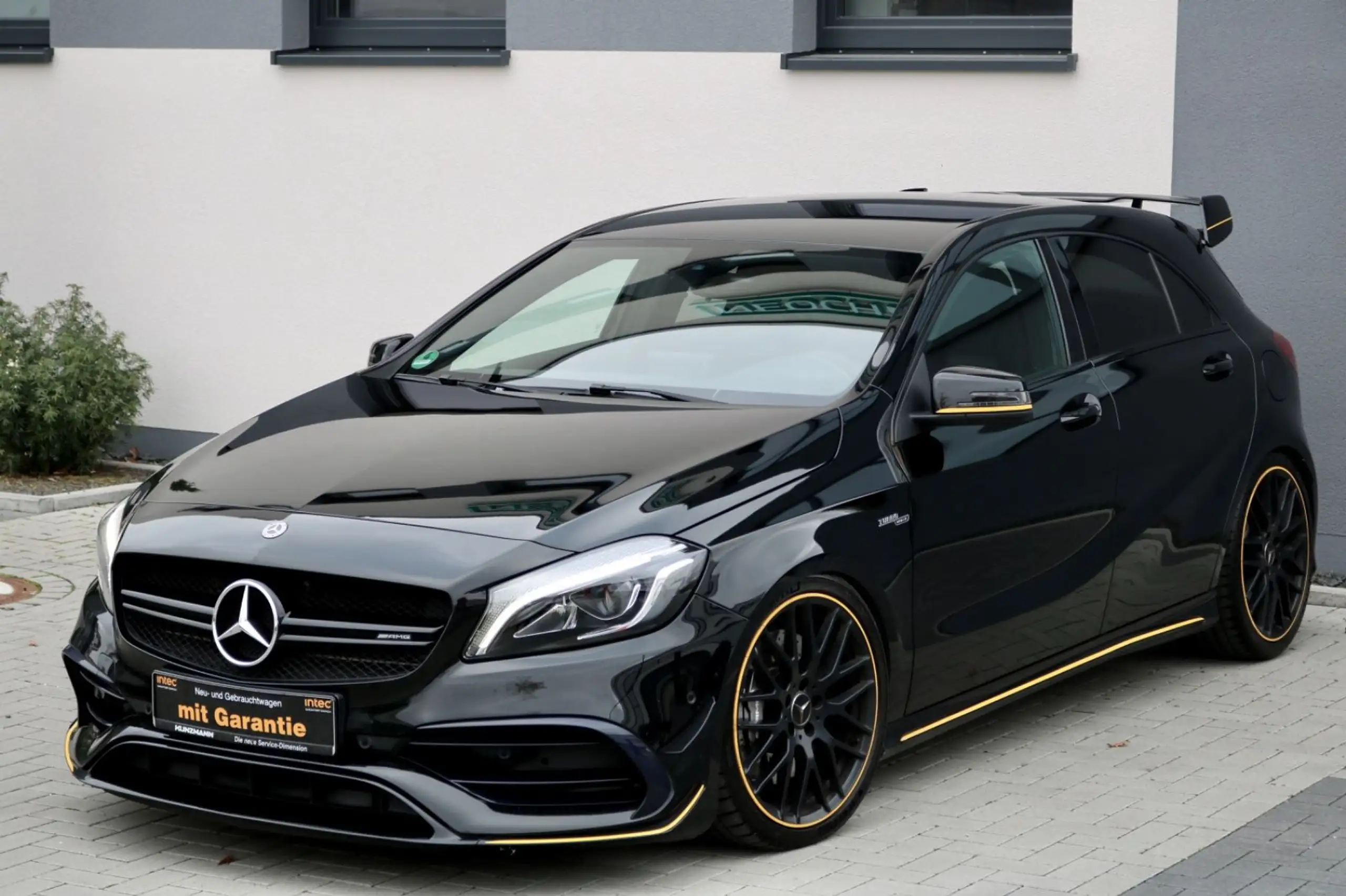 Mercedes-Benz - A 45 AMG