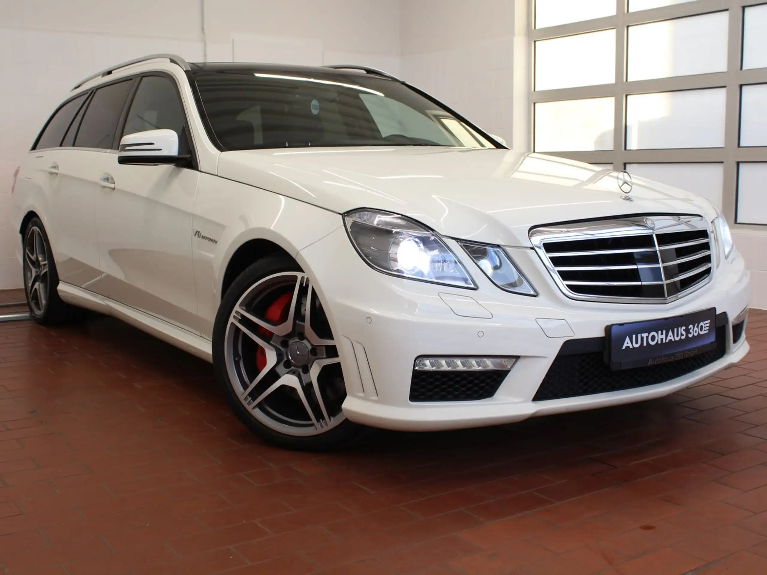 Mercedes-Benz - E 63 AMG