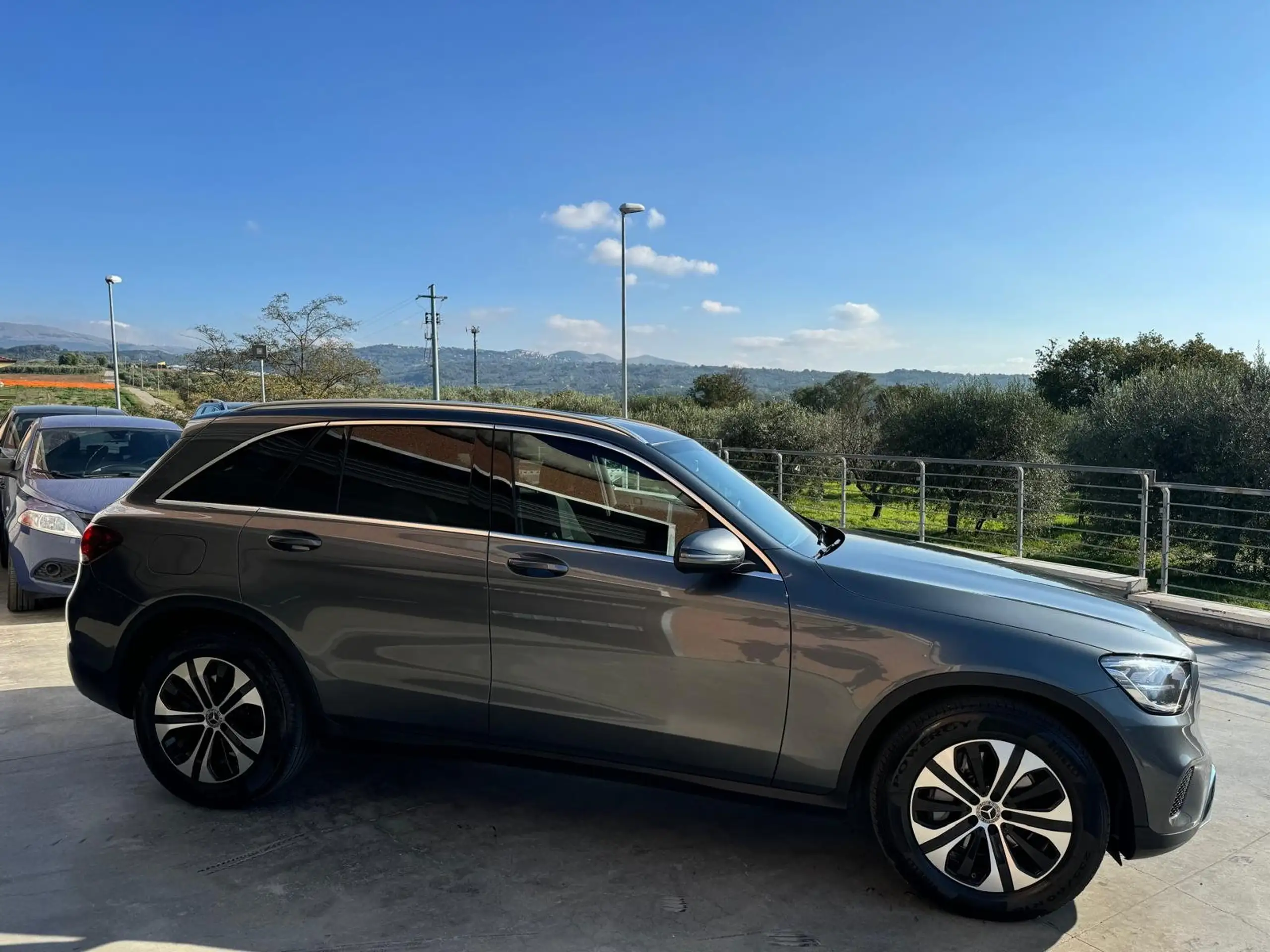 Mercedes-Benz - GLC 200