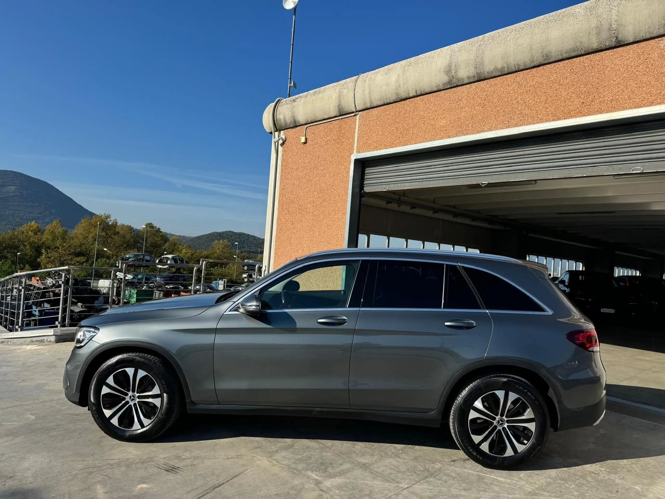 Mercedes-Benz - GLC 200