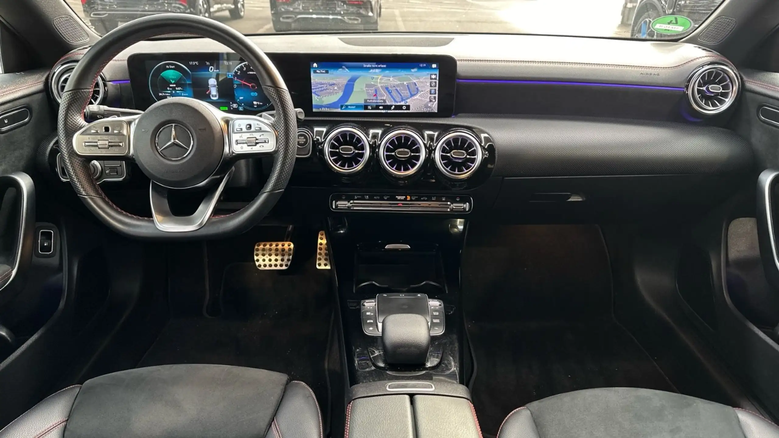 Mercedes-Benz - CLA 250