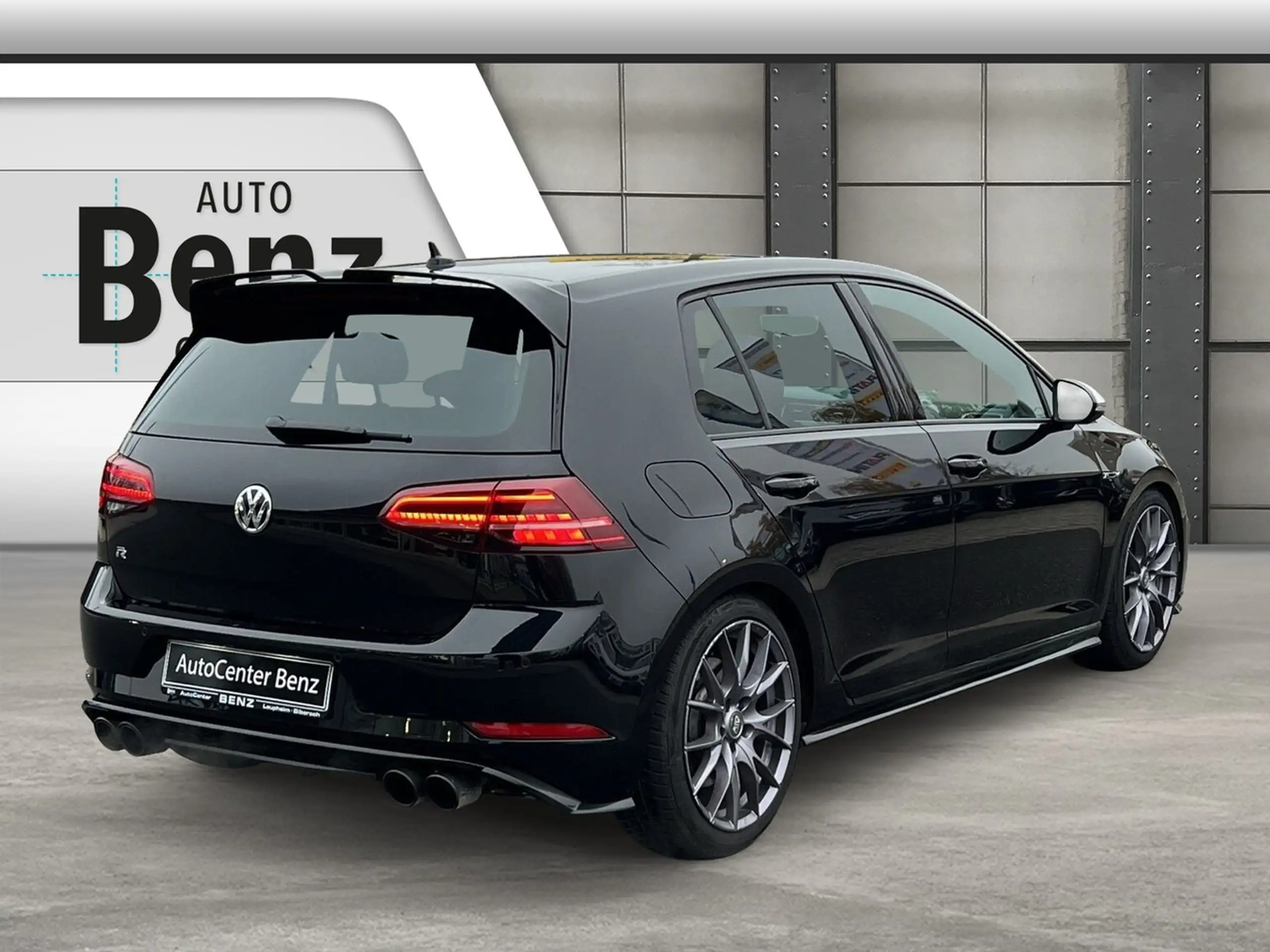 Volkswagen - Golf R