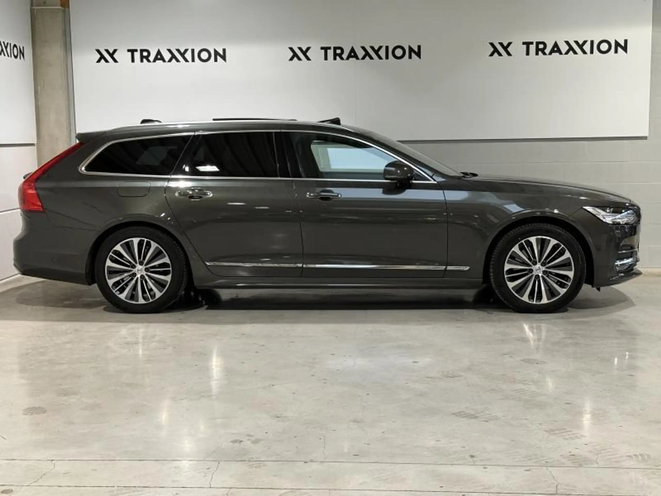 Volvo - V90