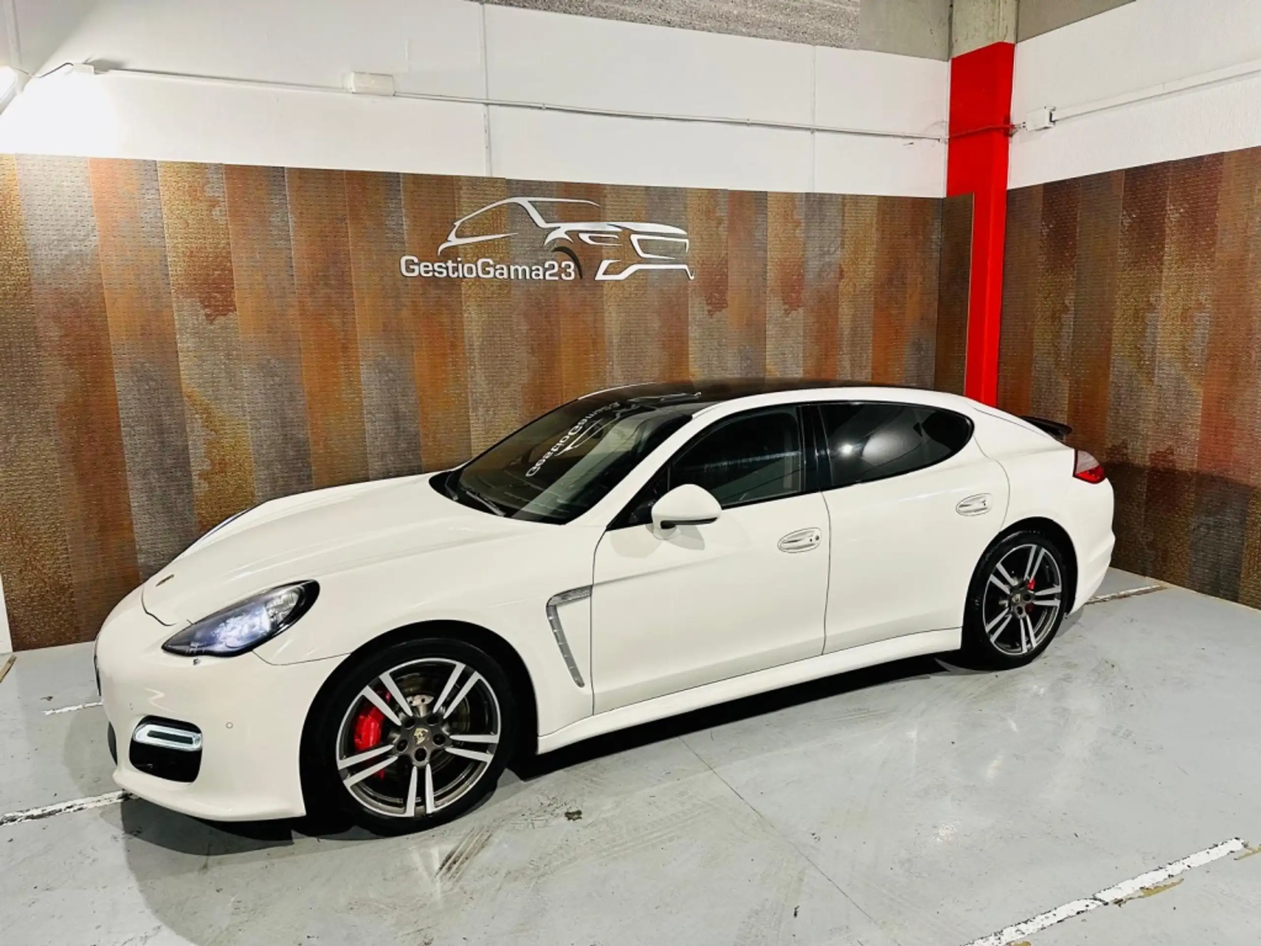 Porsche - Panamera