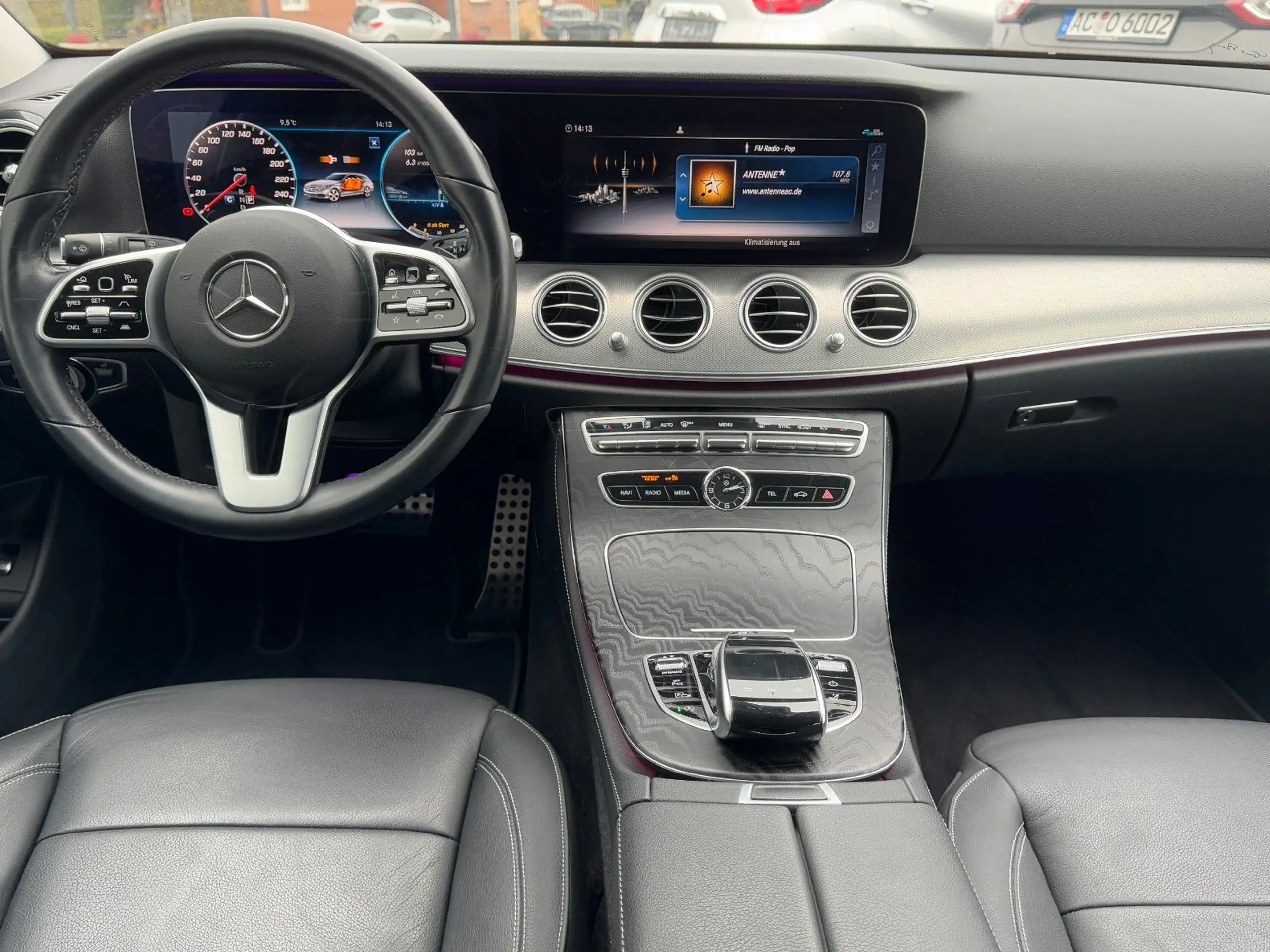 Mercedes-Benz - E 220