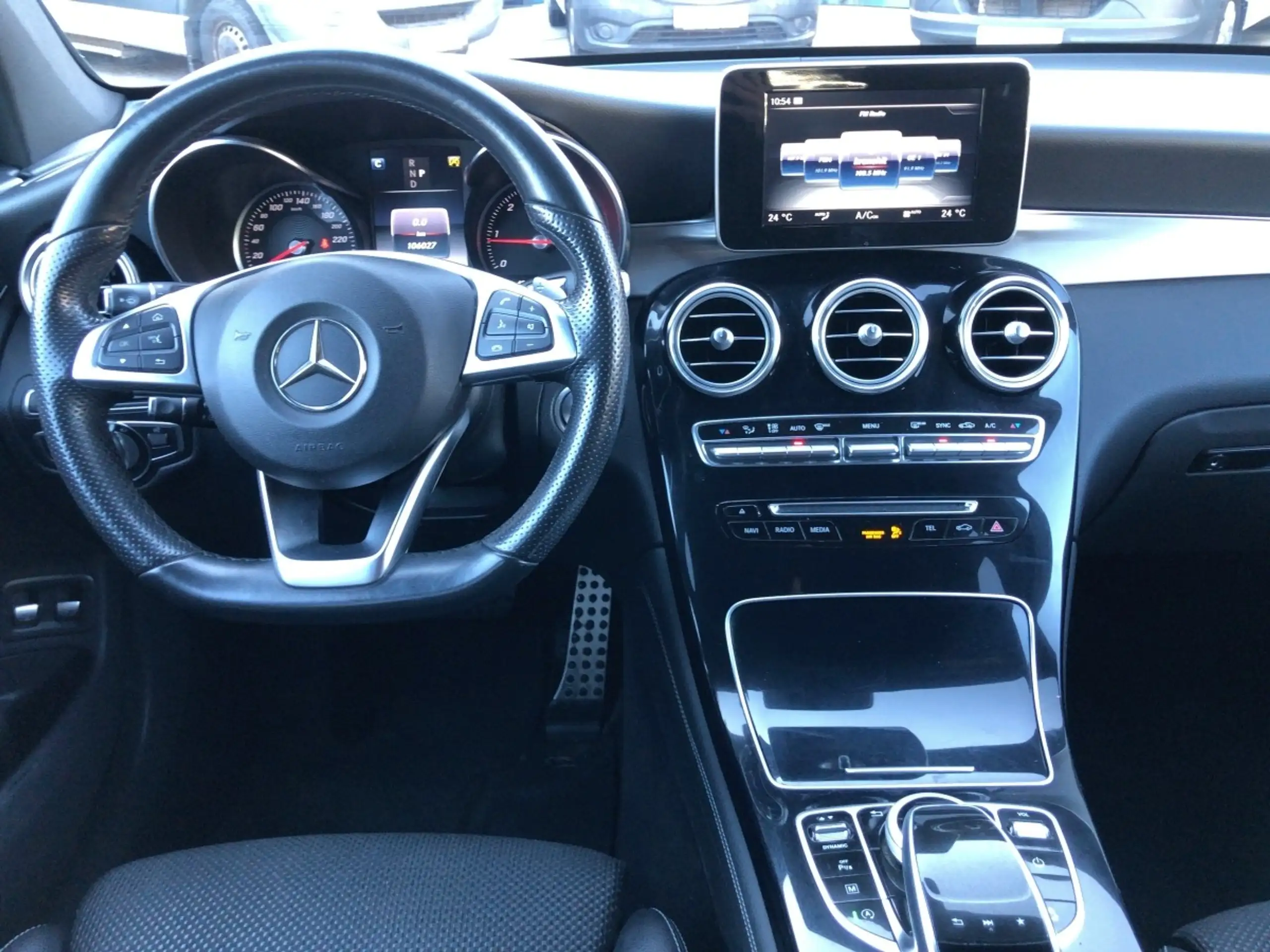 Mercedes-Benz - GLC 220