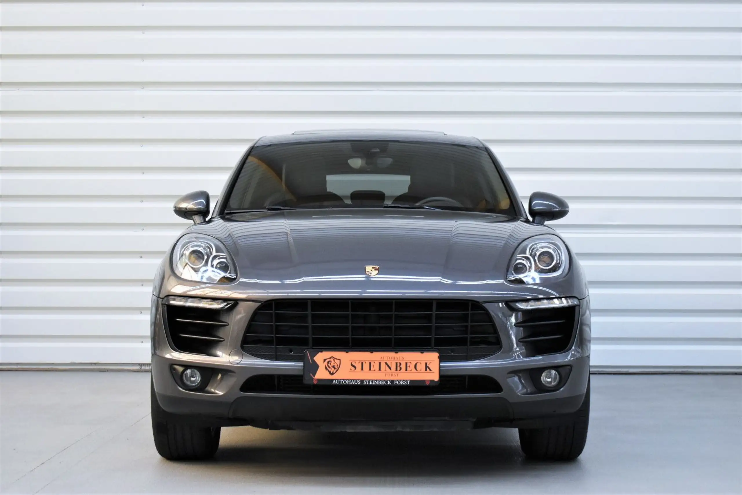 Porsche - Macan