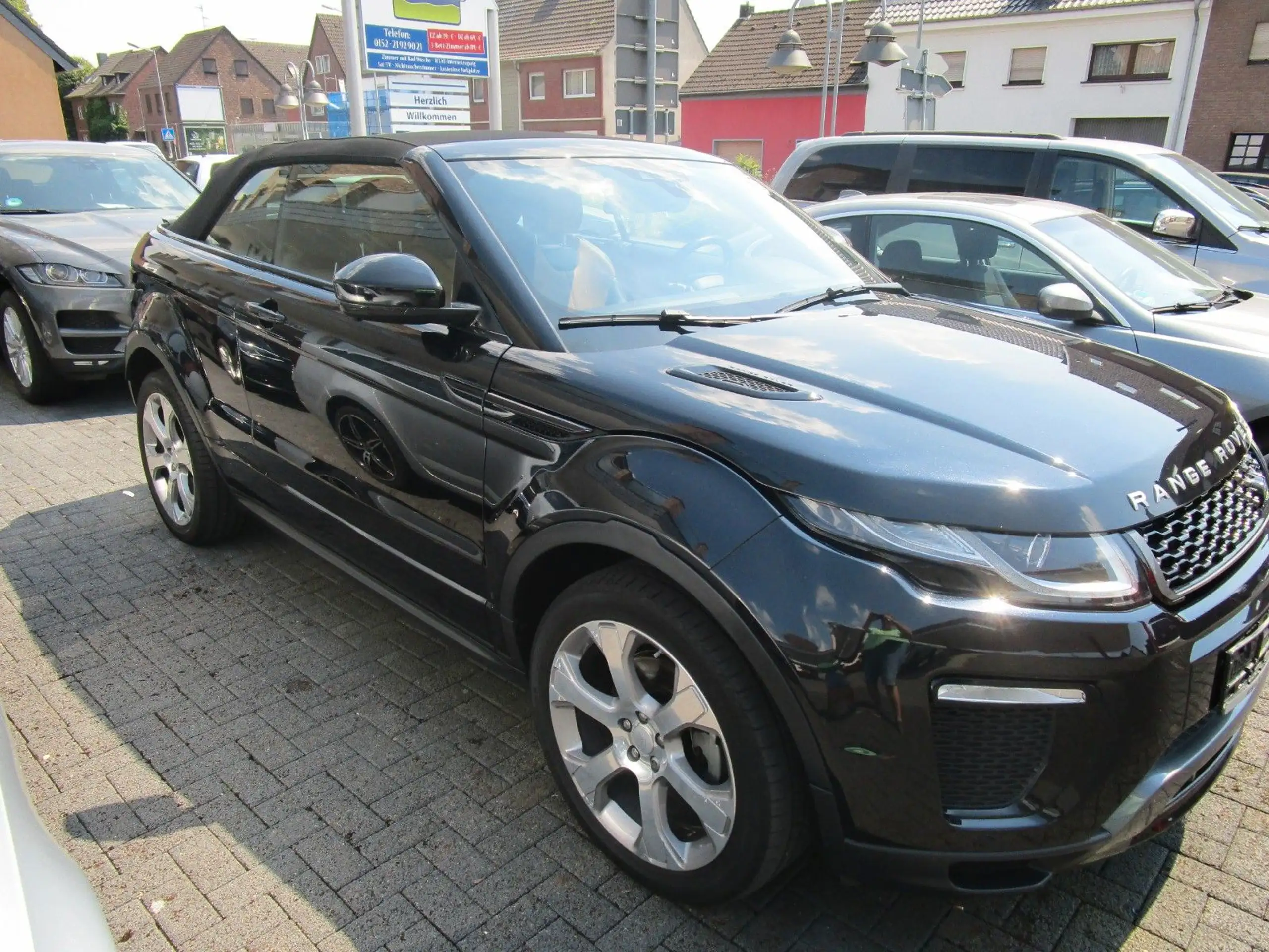 Land Rover - Range Rover Evoque