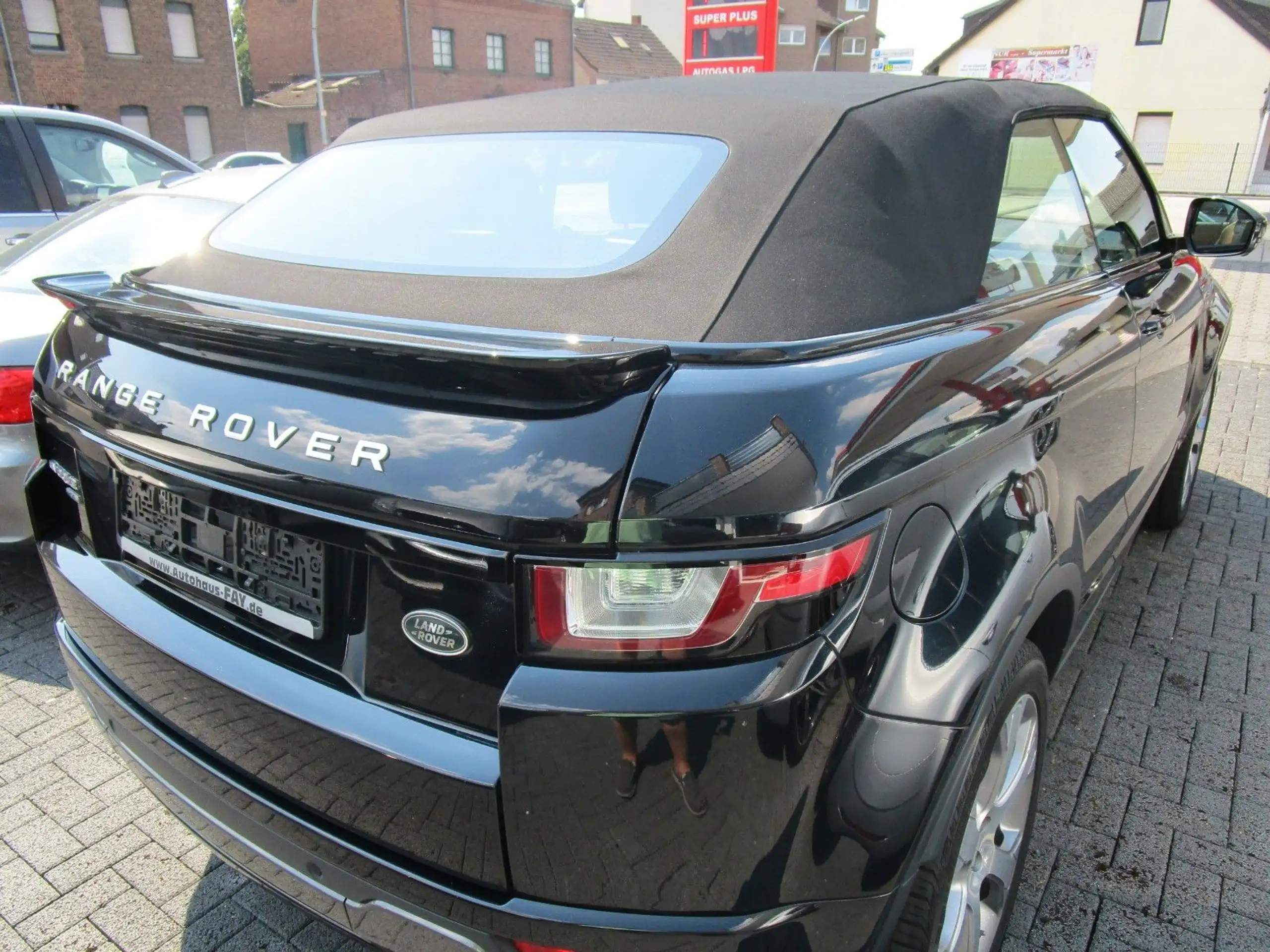 Land Rover - Range Rover Evoque