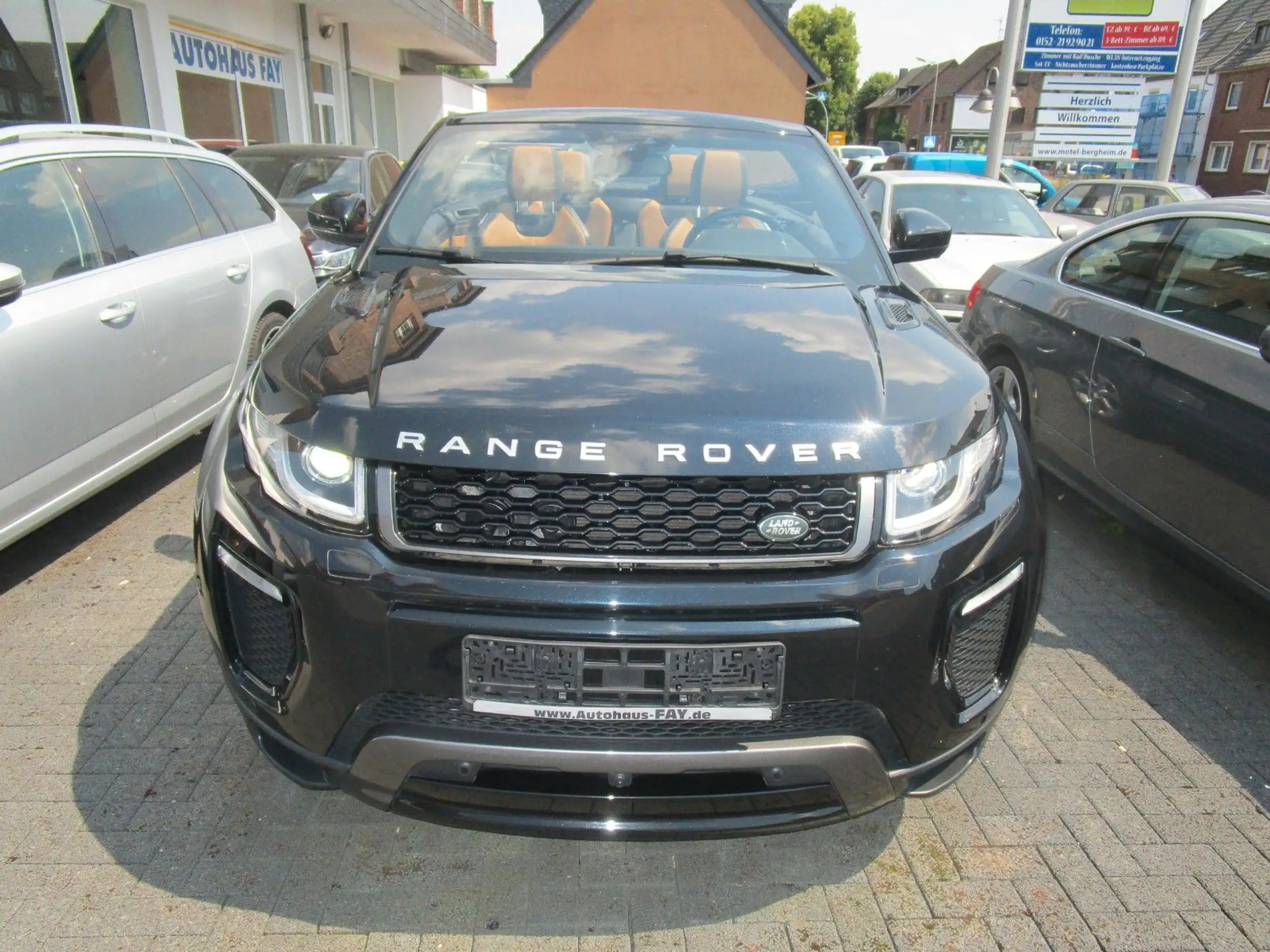 Land Rover - Range Rover Evoque