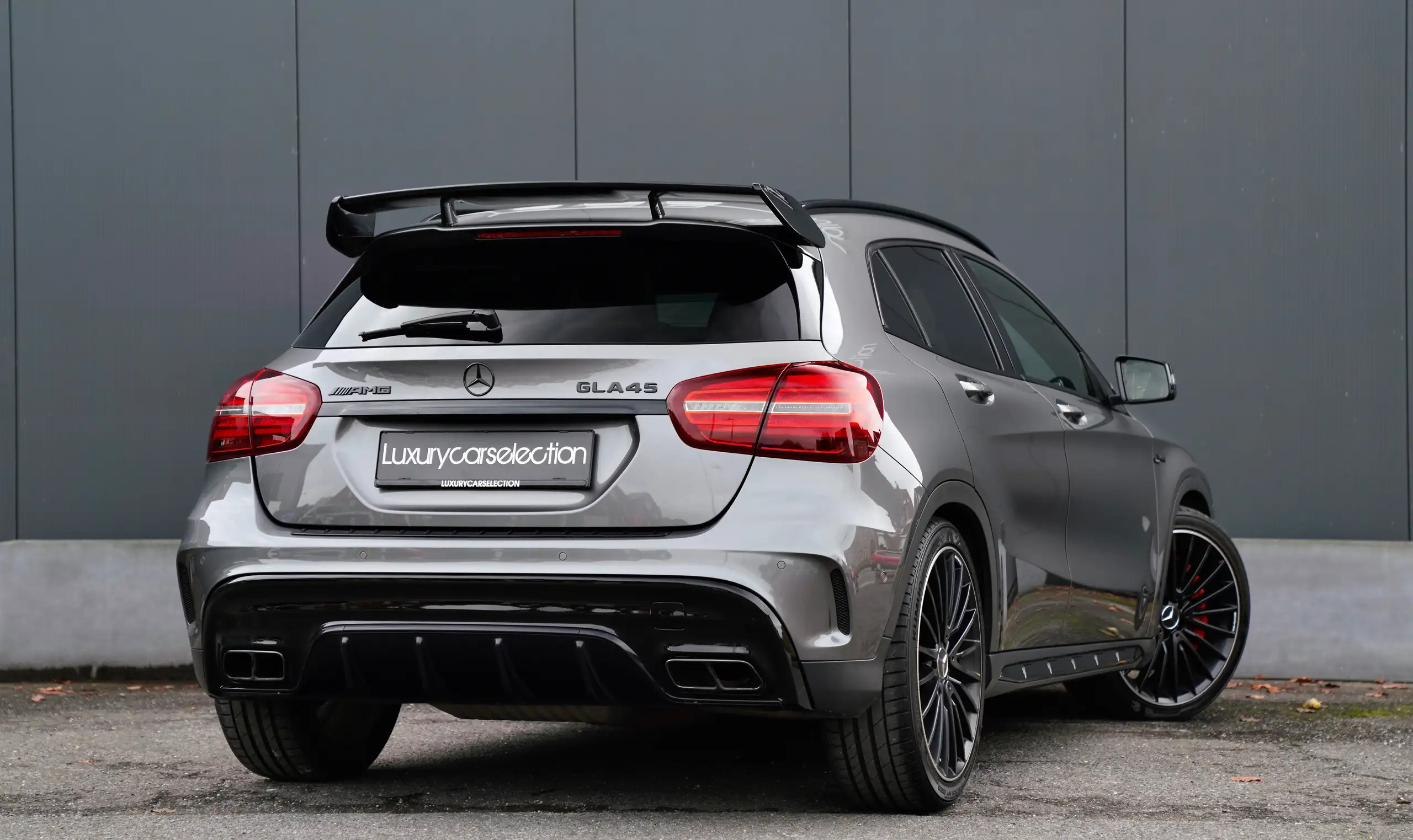 Mercedes-Benz - GLA 45 AMG