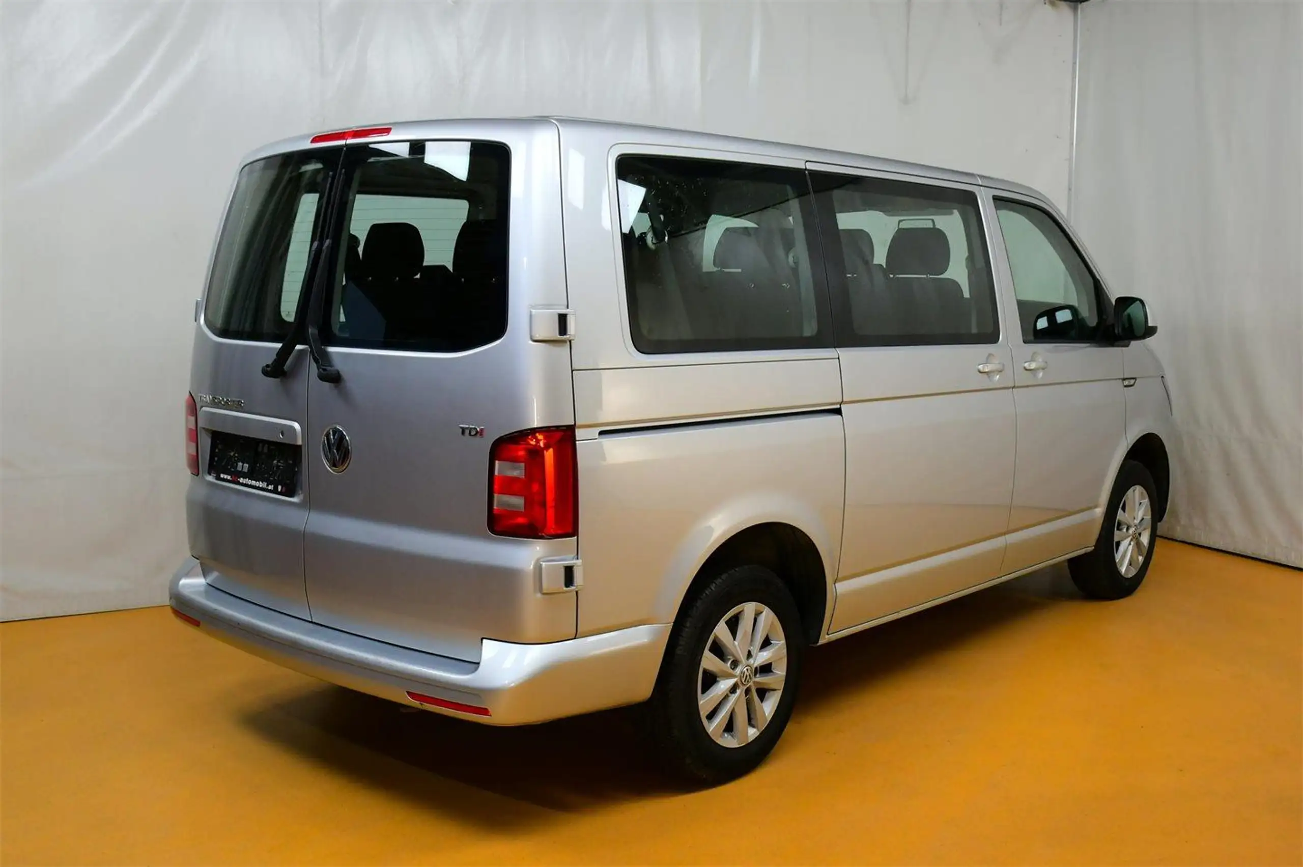 Volkswagen - T6 Kombi