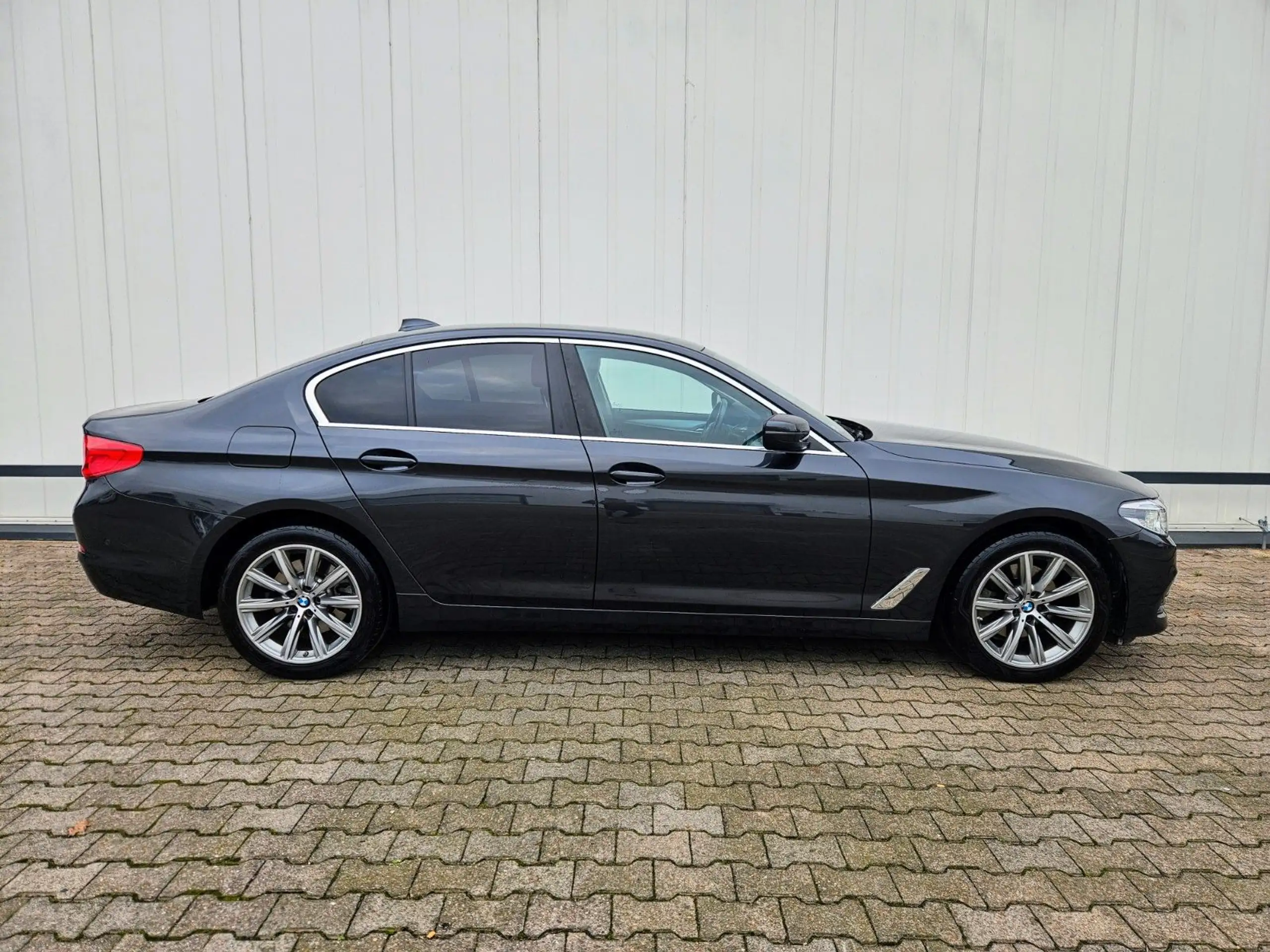 BMW - 520