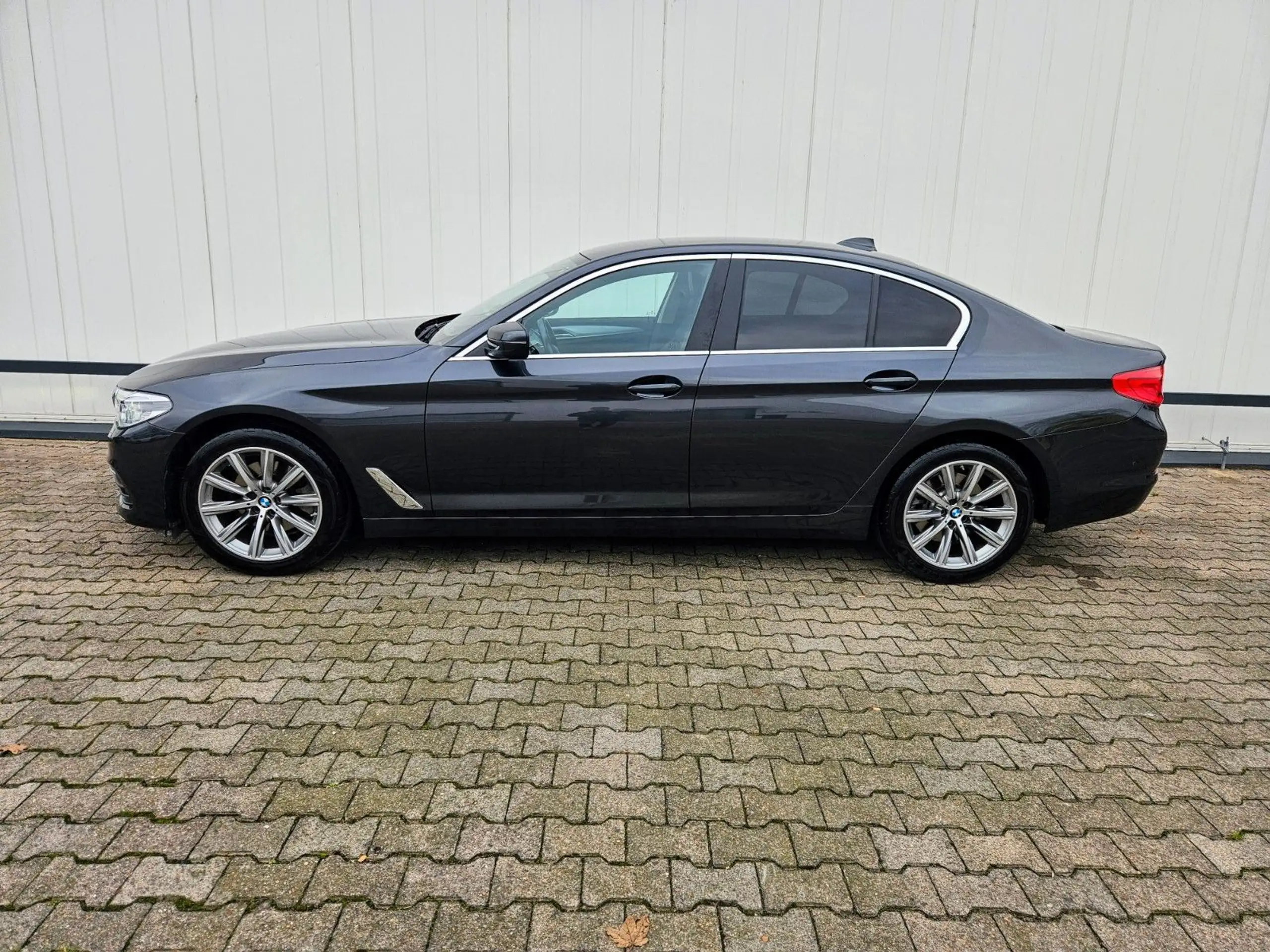 BMW - 520