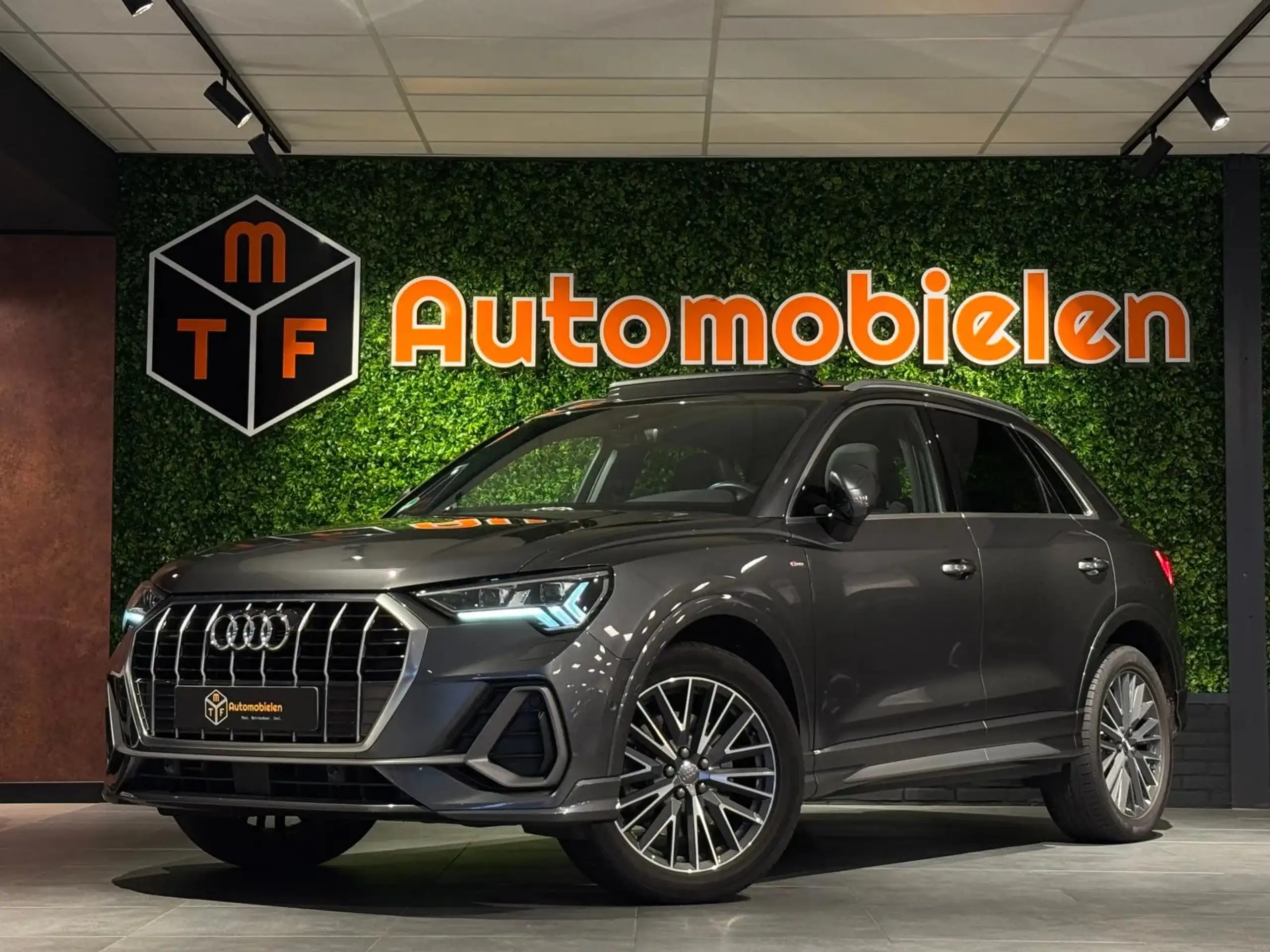 Audi - Q3