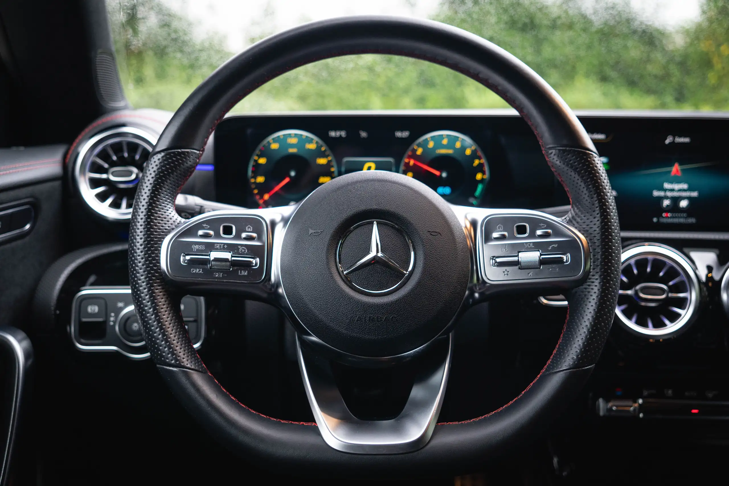 Mercedes-Benz - CLA 250