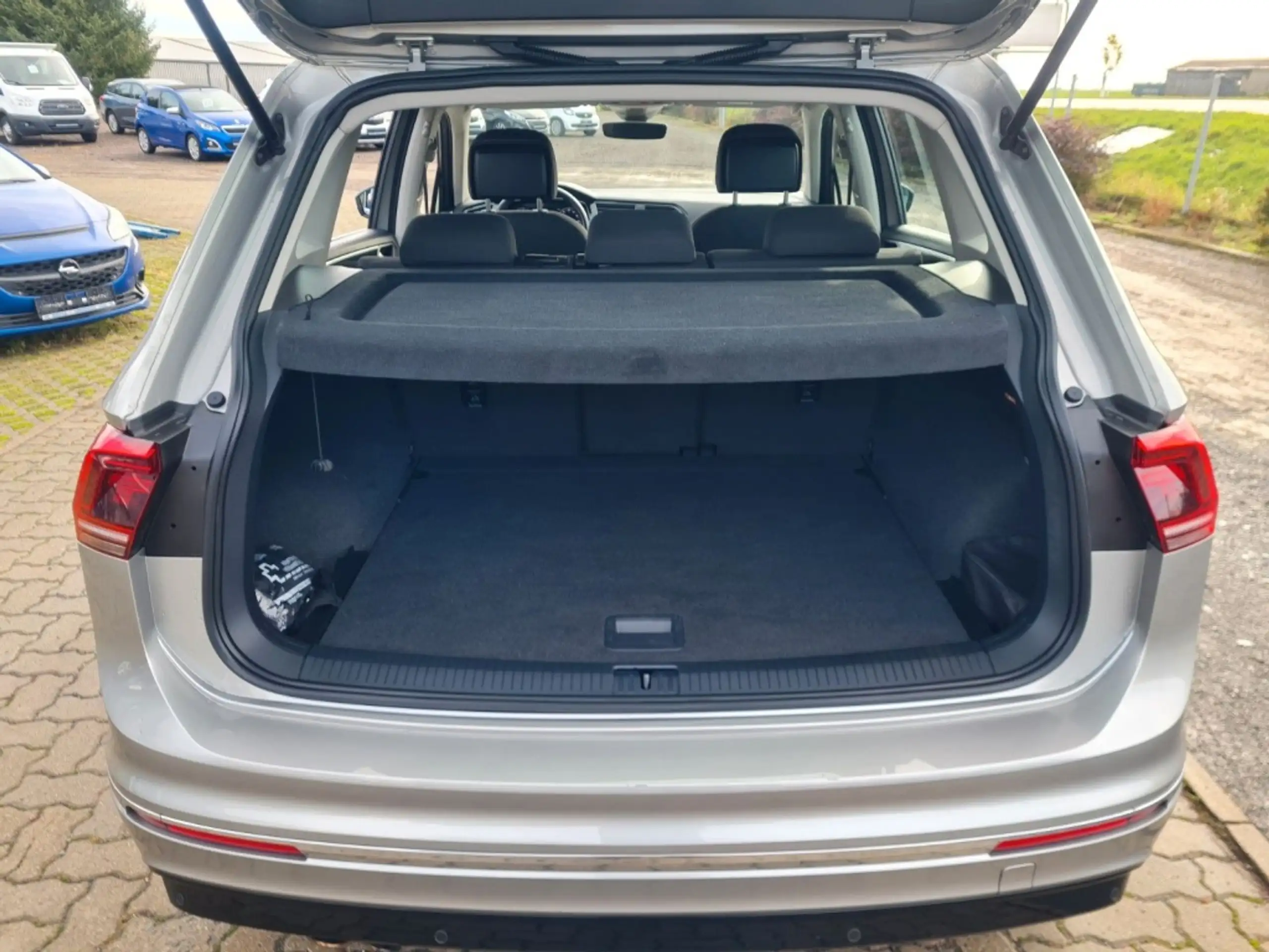 Volkswagen - Tiguan