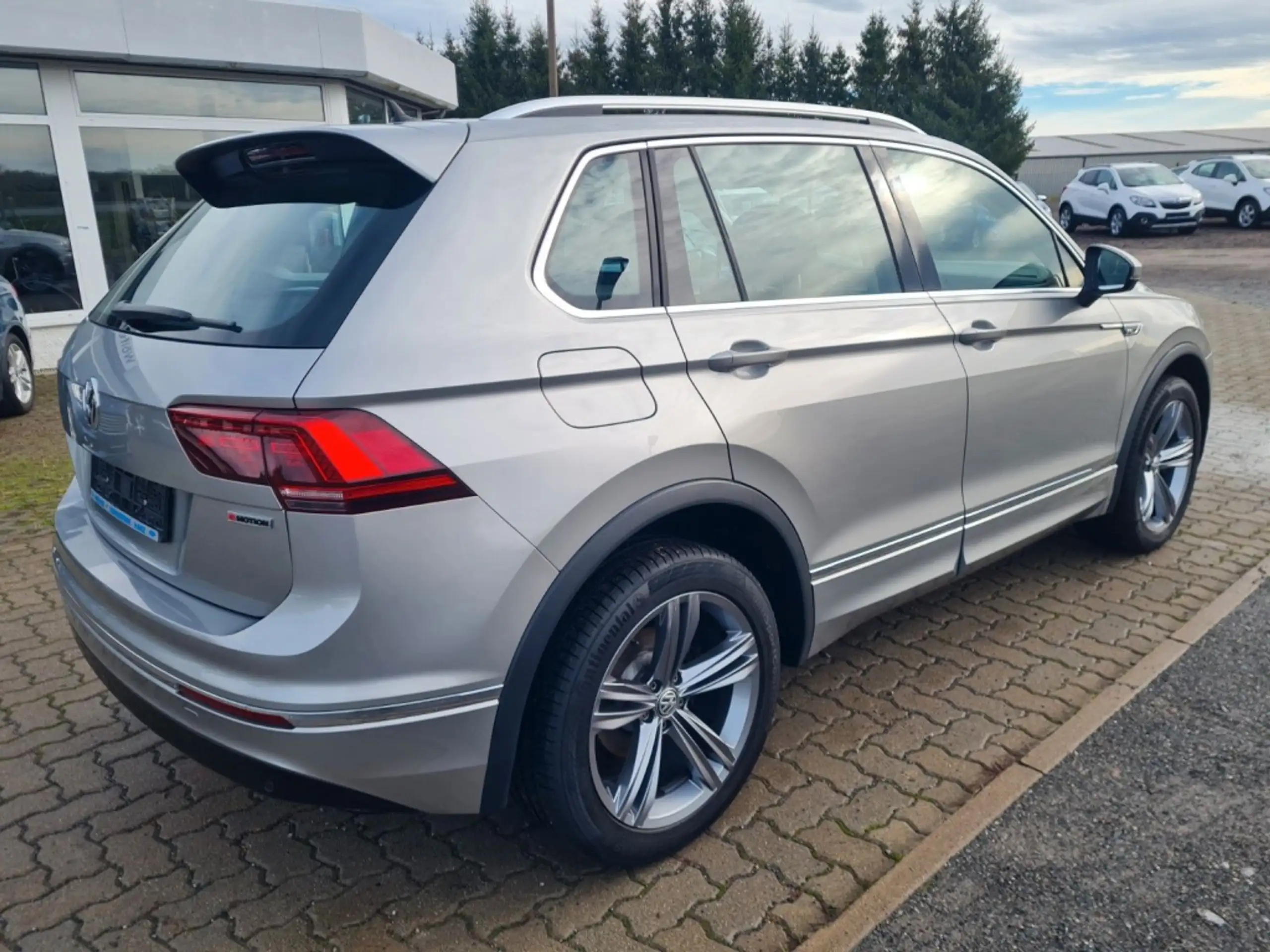 Volkswagen - Tiguan