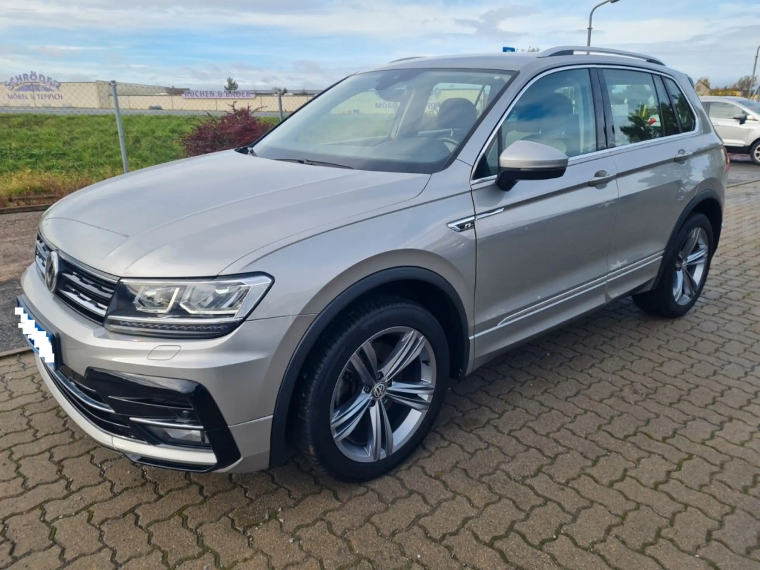 Volkswagen - Tiguan